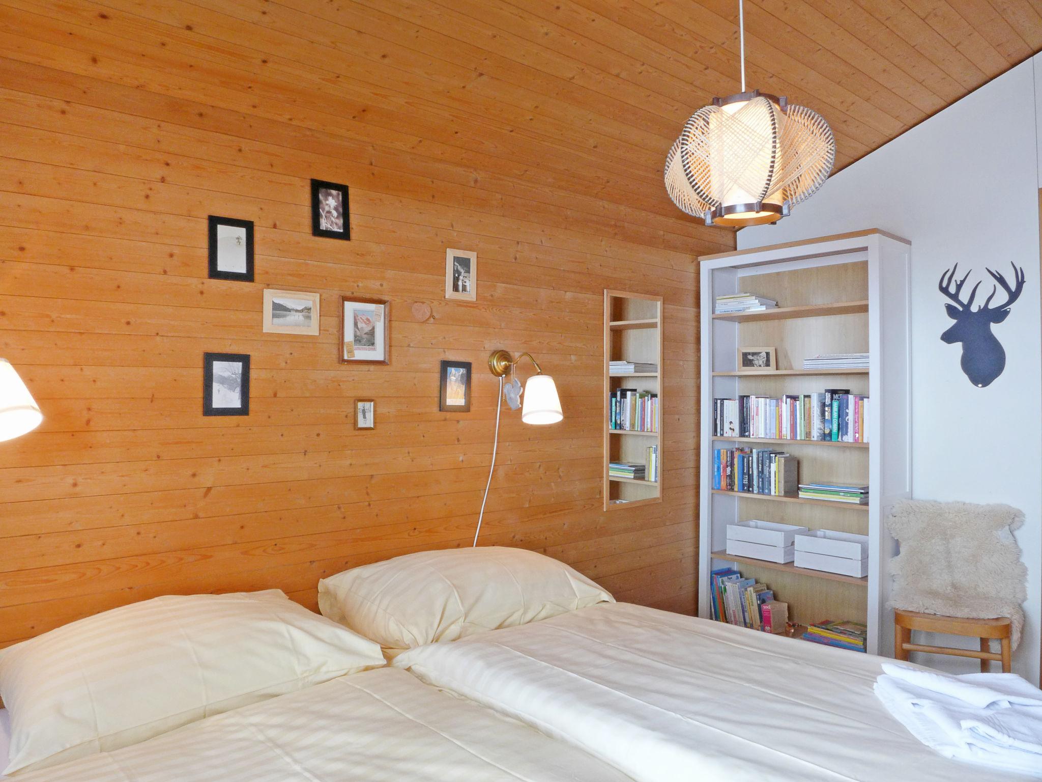 Foto 4 - Appartamento con 2 camere da letto a Lauterbrunnen con vista sulle montagne