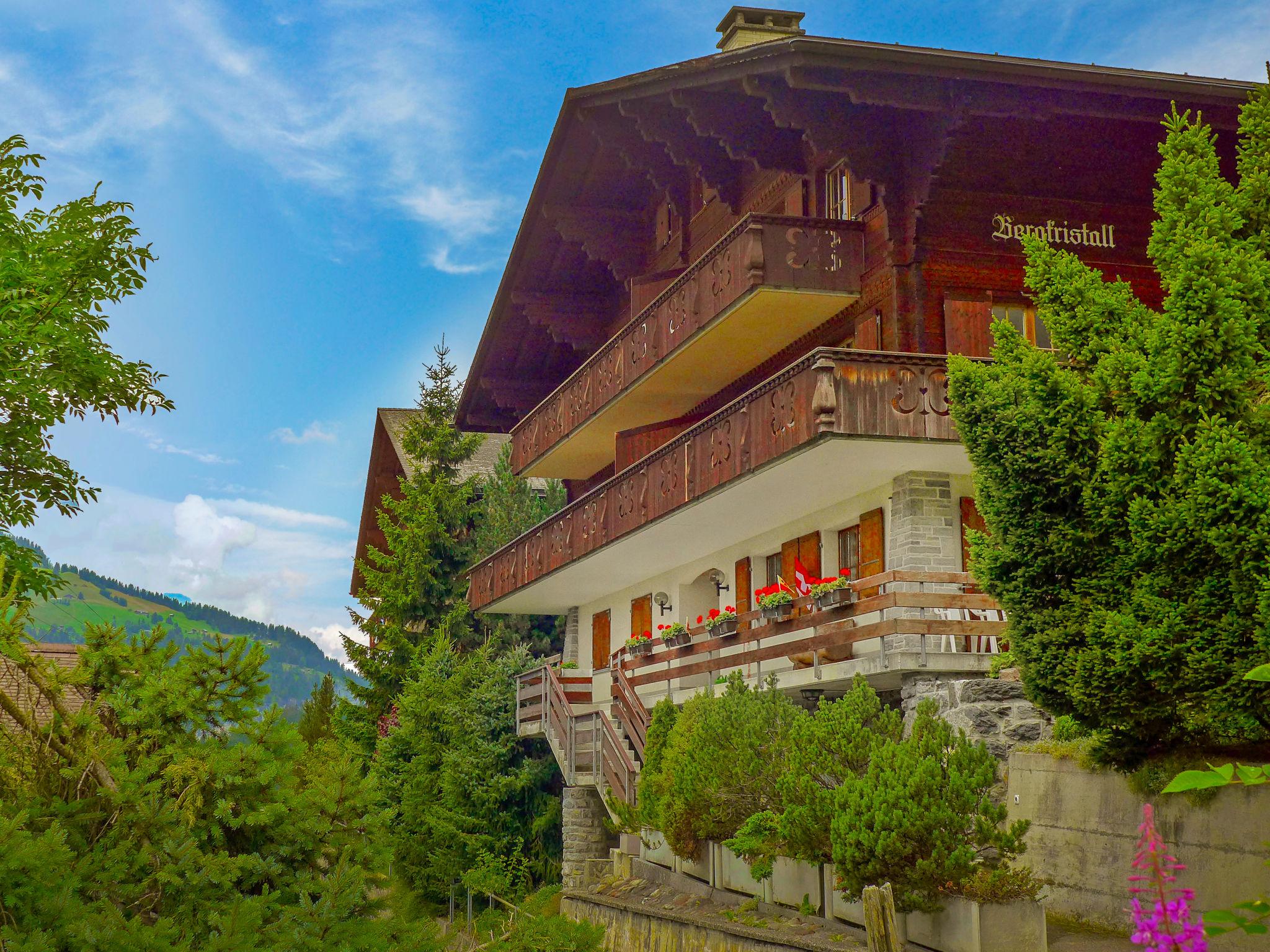 Foto 5 - Apartamento de 2 habitaciones en Lauterbrunnen con vistas a la montaña