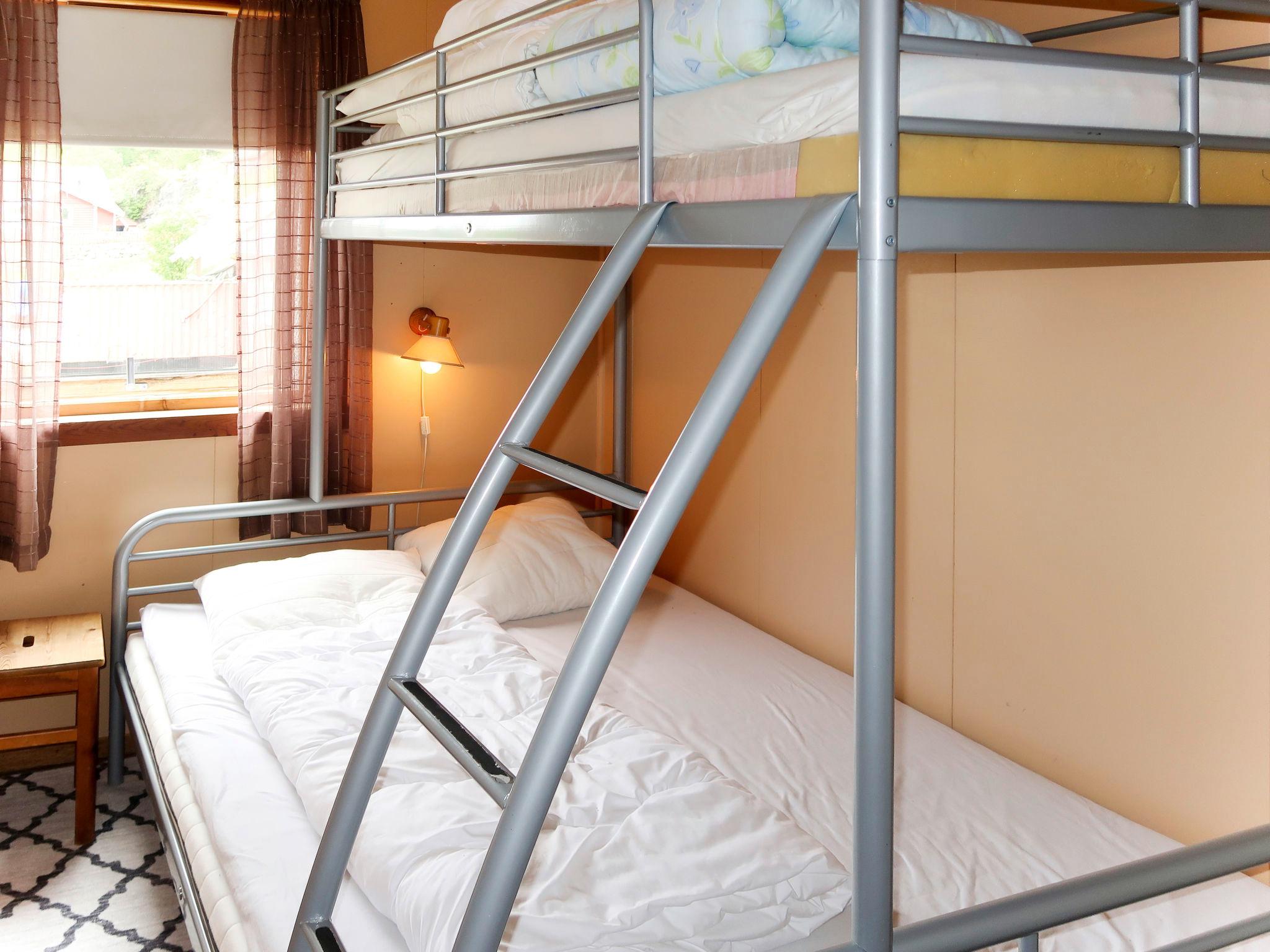 Foto 10 - Appartamento con 4 camere da letto a Sande i Sunnfjord con giardino