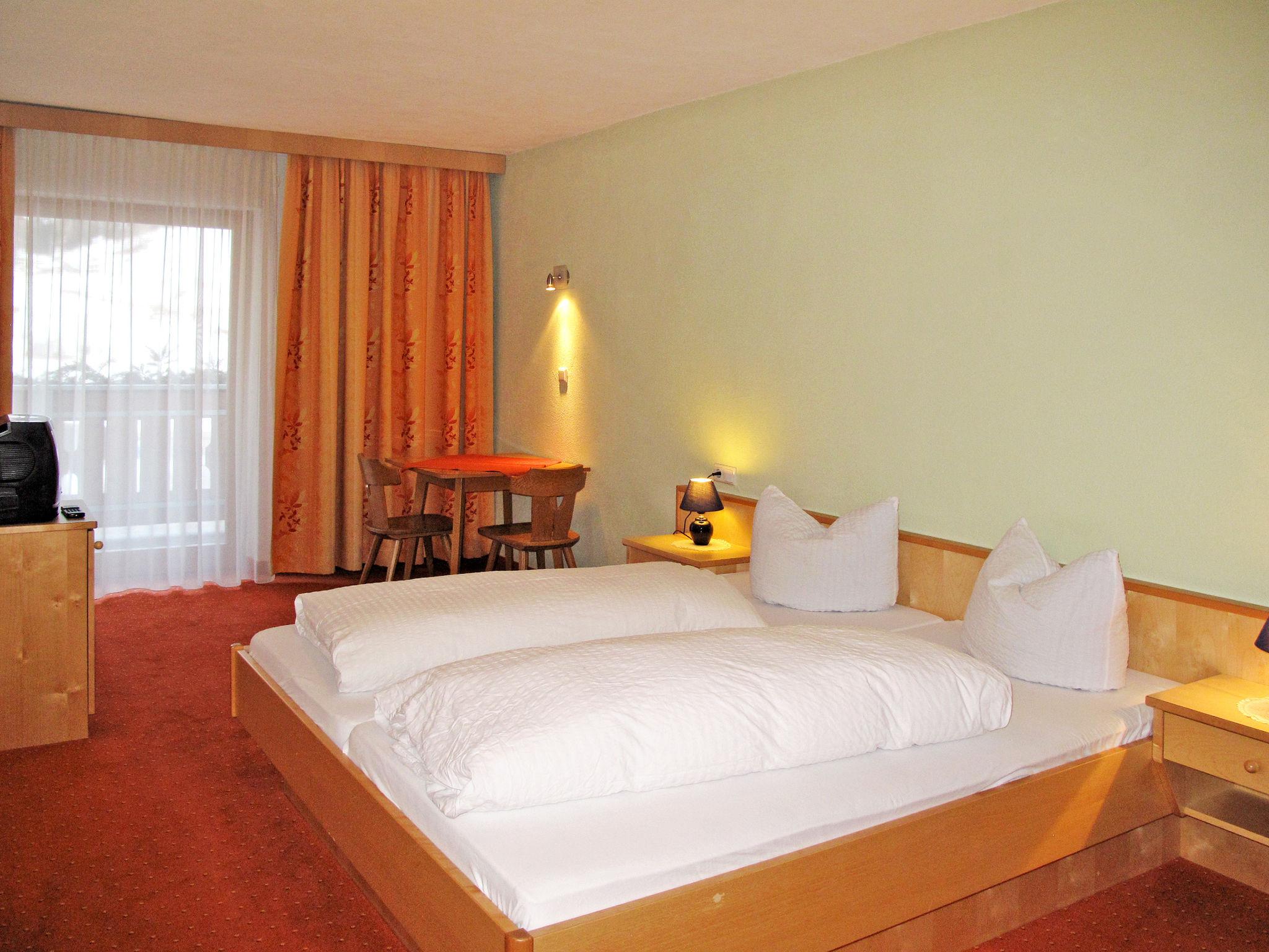 Foto 10 - Appartamento con 2 camere da letto a Graun im Vinschgau con giardino e vista sulle montagne