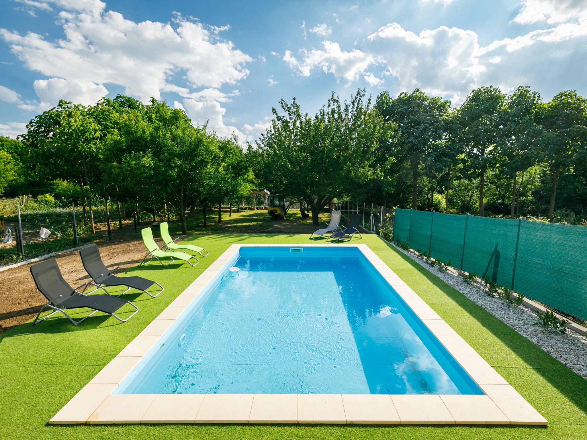 Foto 2 - Casa de 7 habitaciones en Balatonszemes con piscina privada y vistas a la montaña