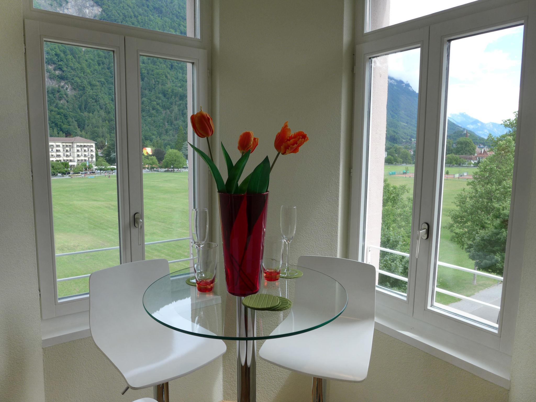 Foto 9 - Apartamento de 2 habitaciones en Interlaken con vistas a la montaña