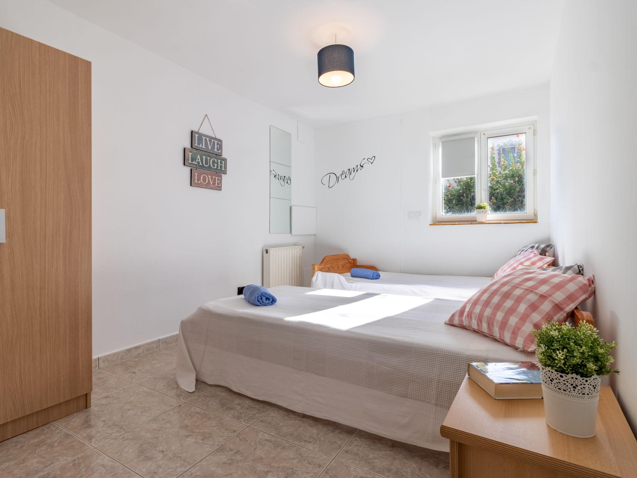 Foto 26 - Casa de 4 habitaciones en Castelló d'Empúries con piscina privada y vistas al mar