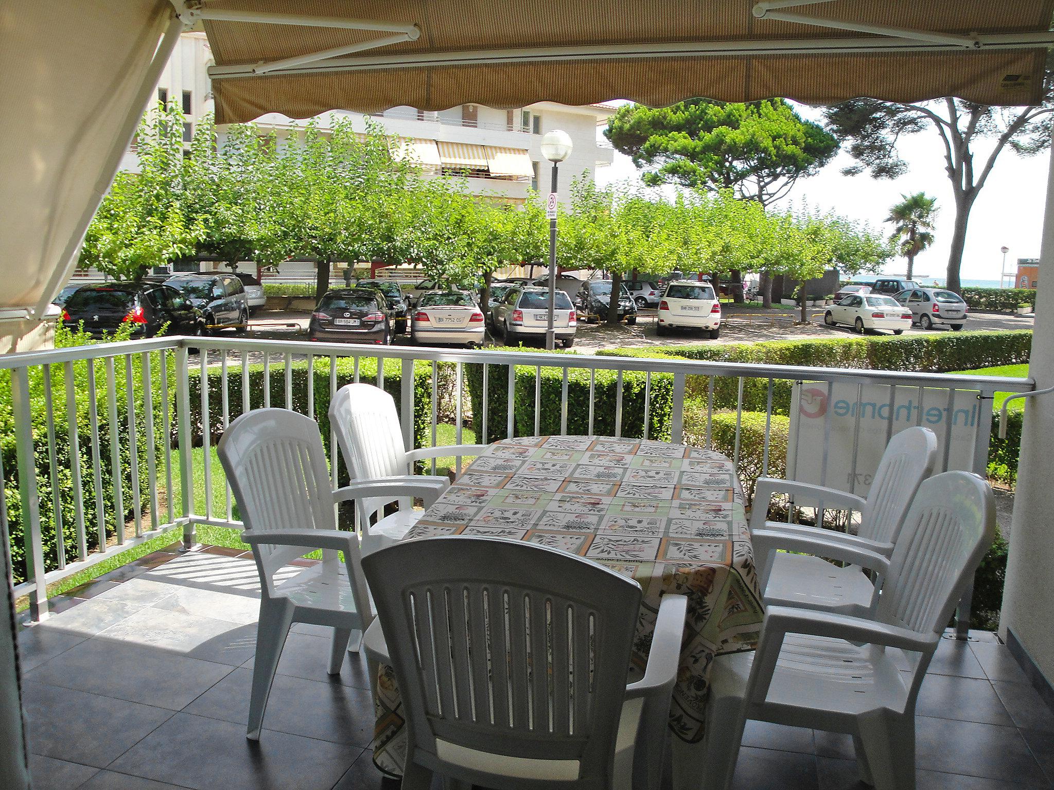 Photo 8 - 1 bedroom Apartment in Cambrils with garden and sea view