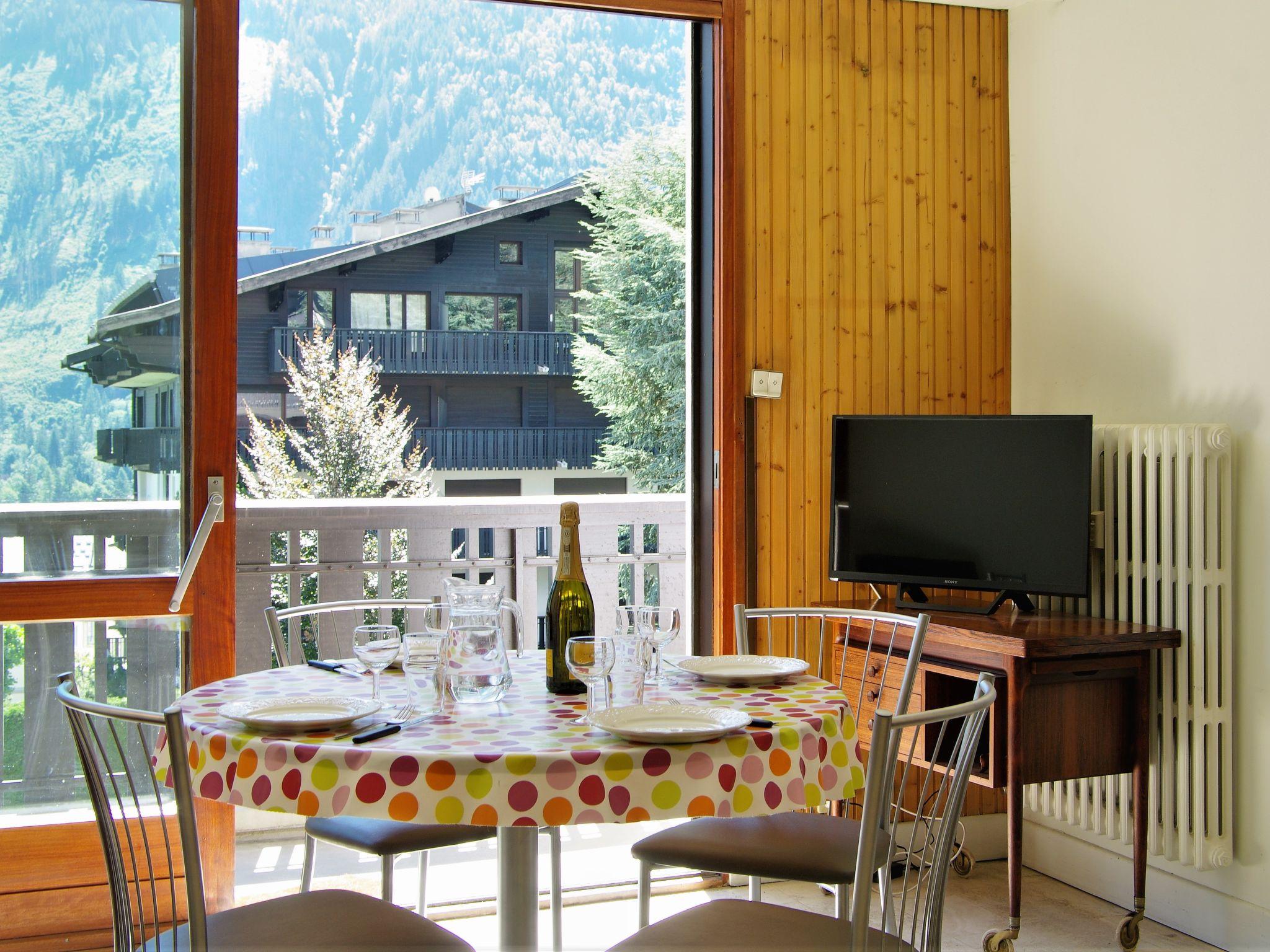 Foto 7 - Apartment mit 1 Schlafzimmer in Chamonix-Mont-Blanc mit blick auf die berge