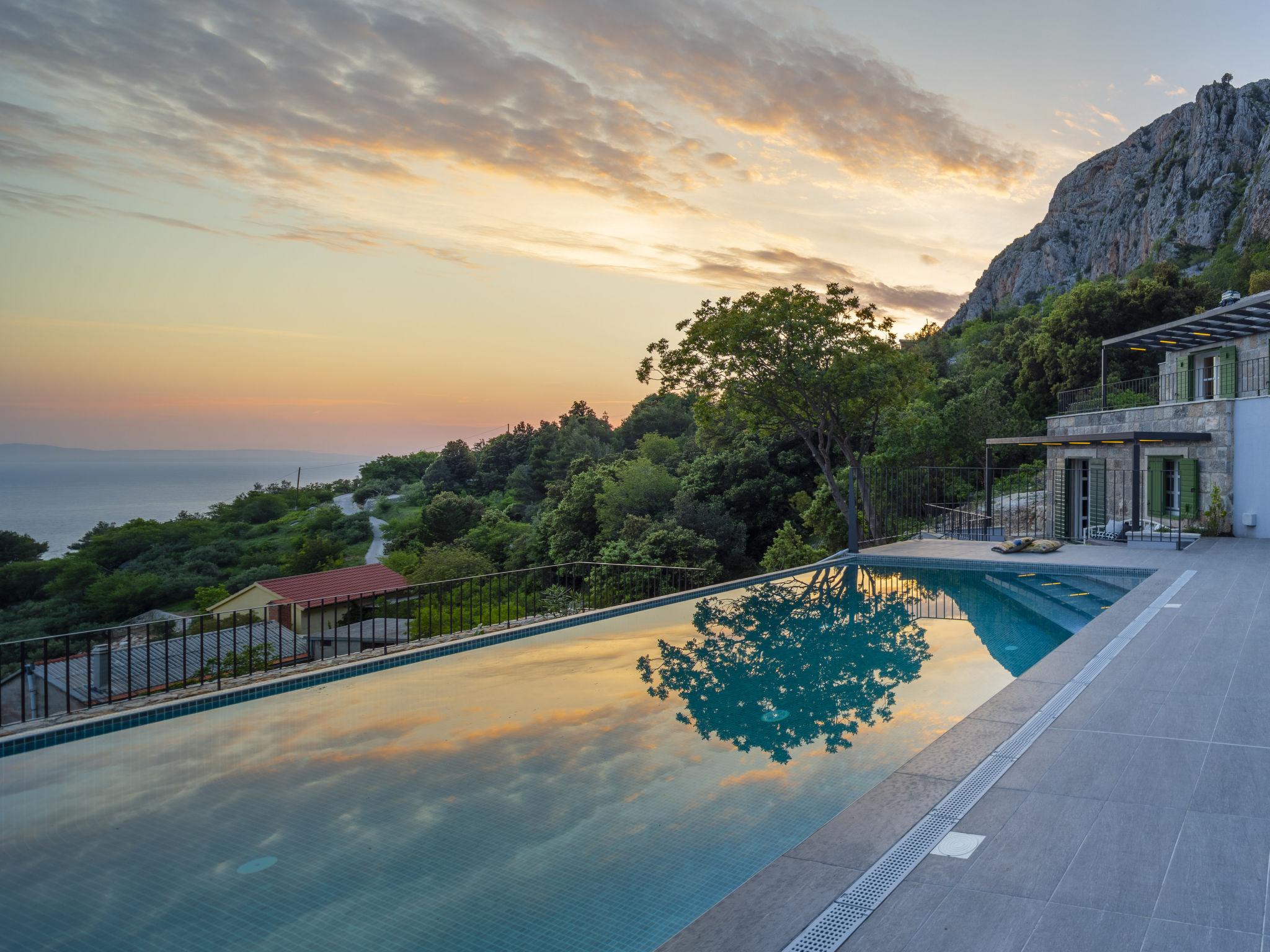 Foto 29 - Casa de 3 quartos em Makarska com piscina privada e vistas do mar