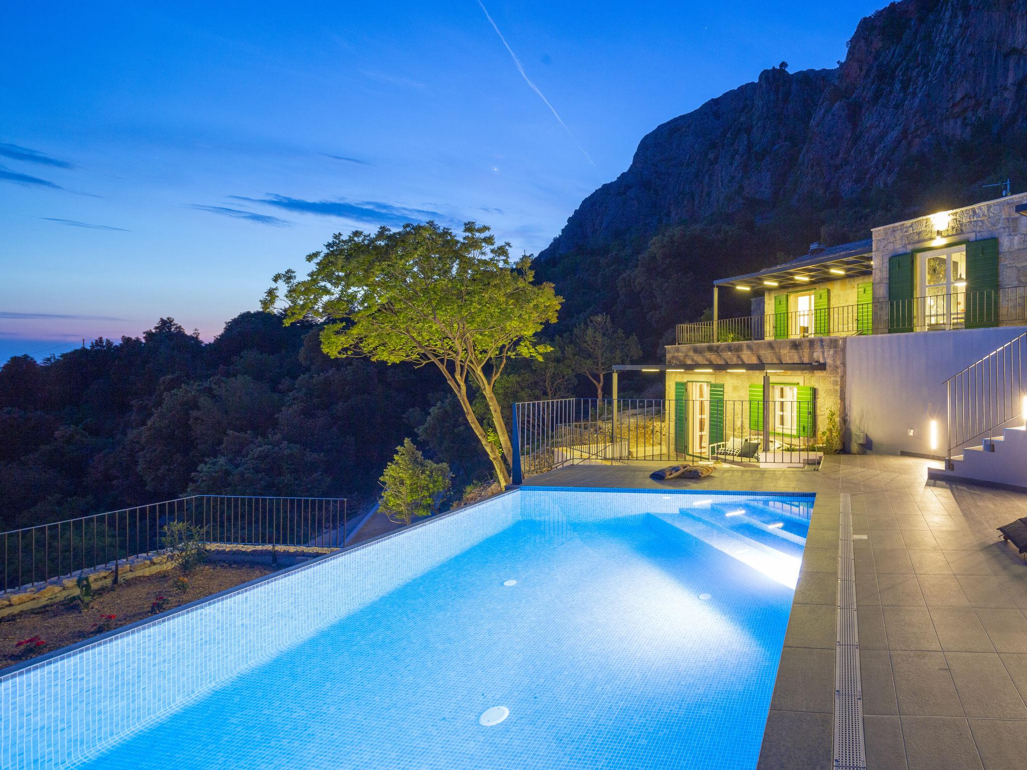 Foto 13 - Casa con 3 camere da letto a Makarska con piscina privata e vista mare