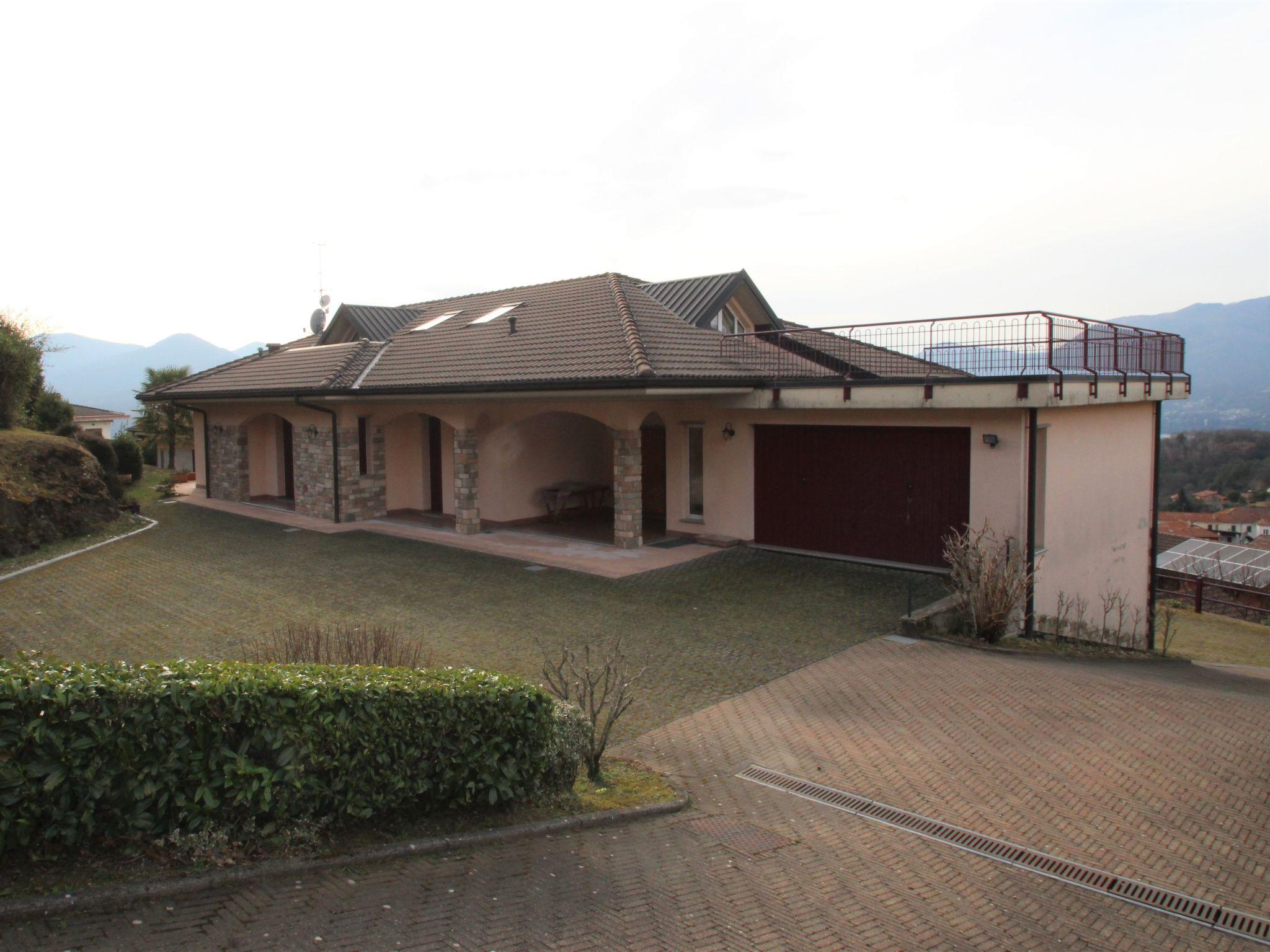 Photo 22 - Maison de 2 chambres à Luino avec terrasse et vues sur la montagne