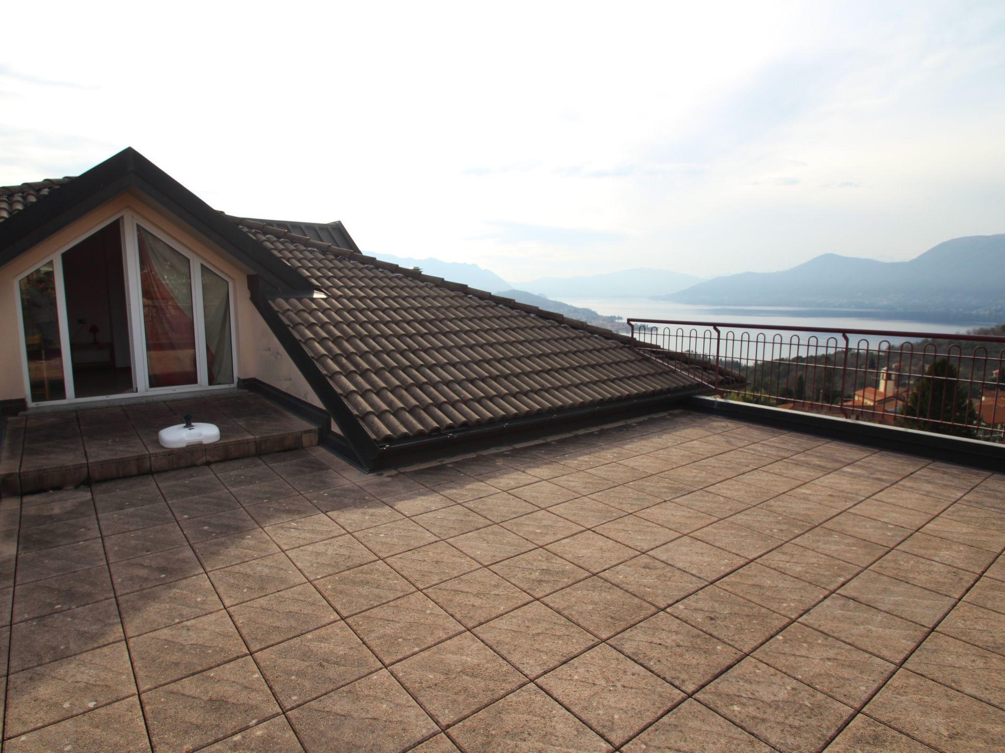 Photo 15 - 2 bedroom House in Luino with terrace and mountain view