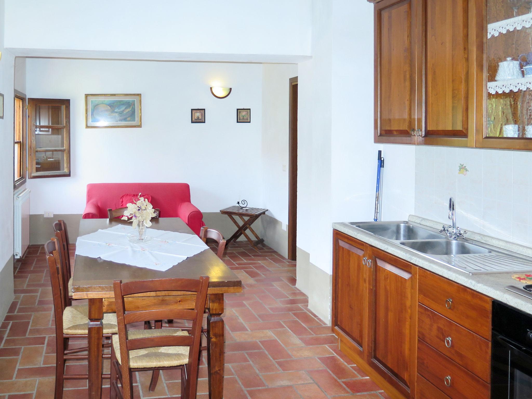 Photo 8 - 2 bedroom Apartment in Montecatini Val di Cecina with swimming pool and sea view