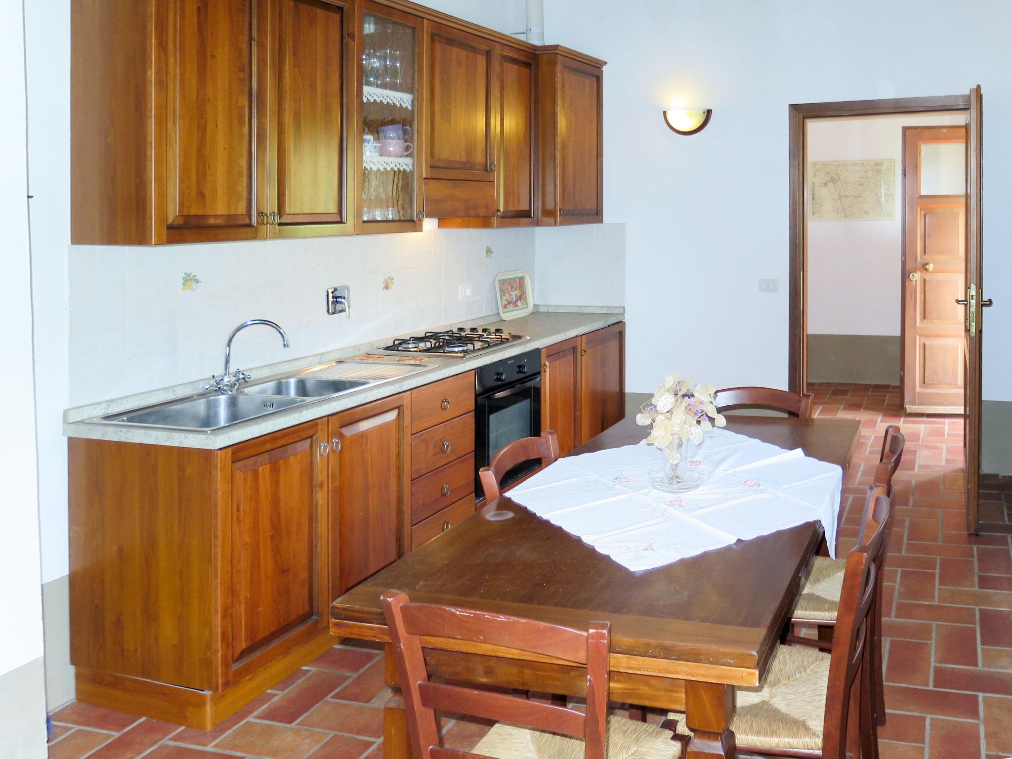 Foto 7 - Apartamento de 2 quartos em Montecatini Val di Cecina com piscina e jardim