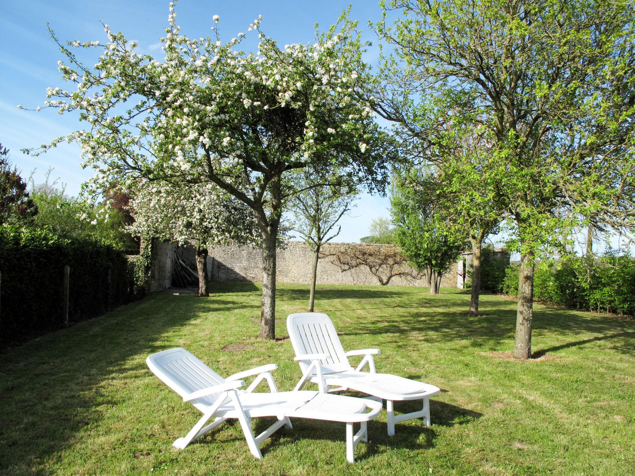 Photo 13 - Maison de 2 chambres à Commes avec jardin et terrasse