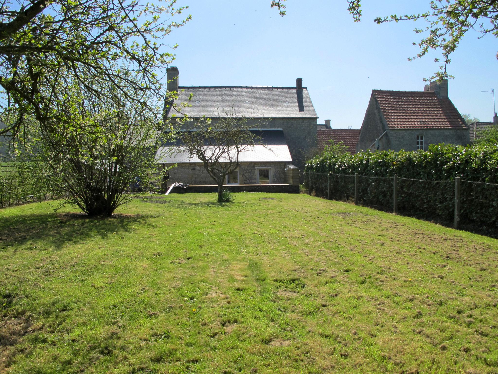 Photo 7 - Maison de 2 chambres à Commes avec jardin et vues à la mer