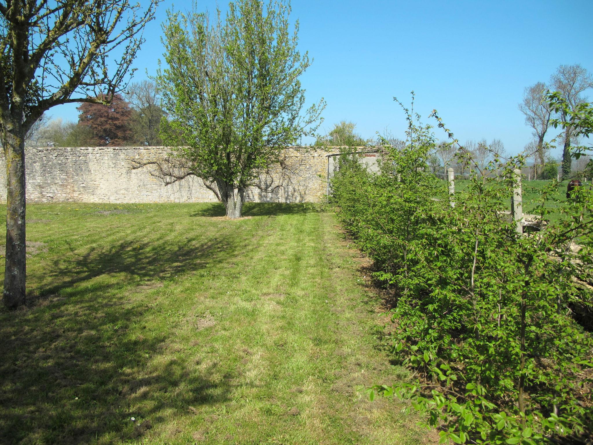 Photo 4 - Maison de 2 chambres à Commes avec jardin et terrasse