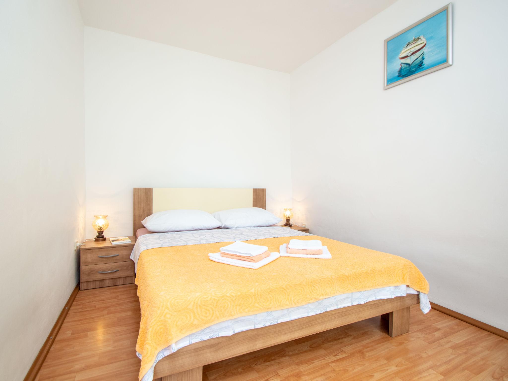 Foto 8 - Appartamento con 2 camere da letto a Rogoznica con terrazza e vista mare