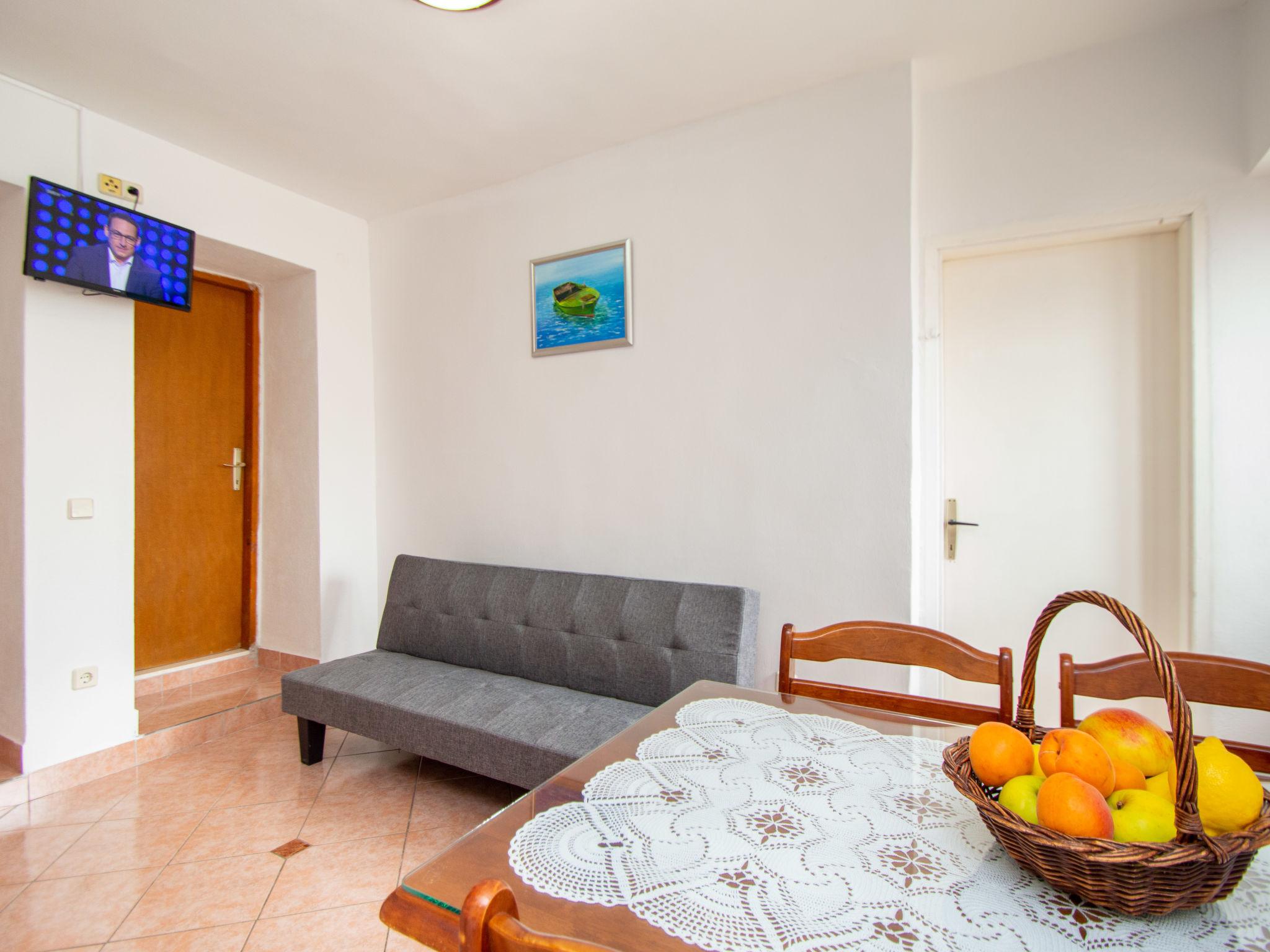 Foto 4 - Appartamento con 2 camere da letto a Rogoznica con terrazza e vista mare