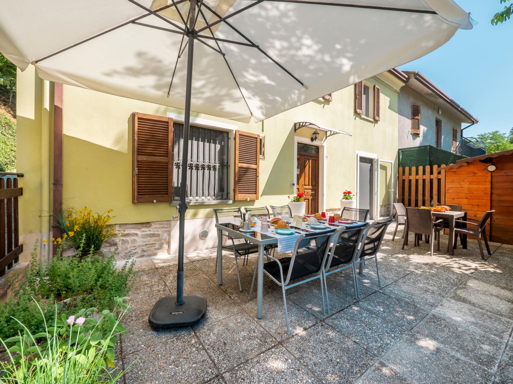 Photo 34 - Maison de 4 chambres à Sassocorvaro Auditore avec piscine privée et jardin