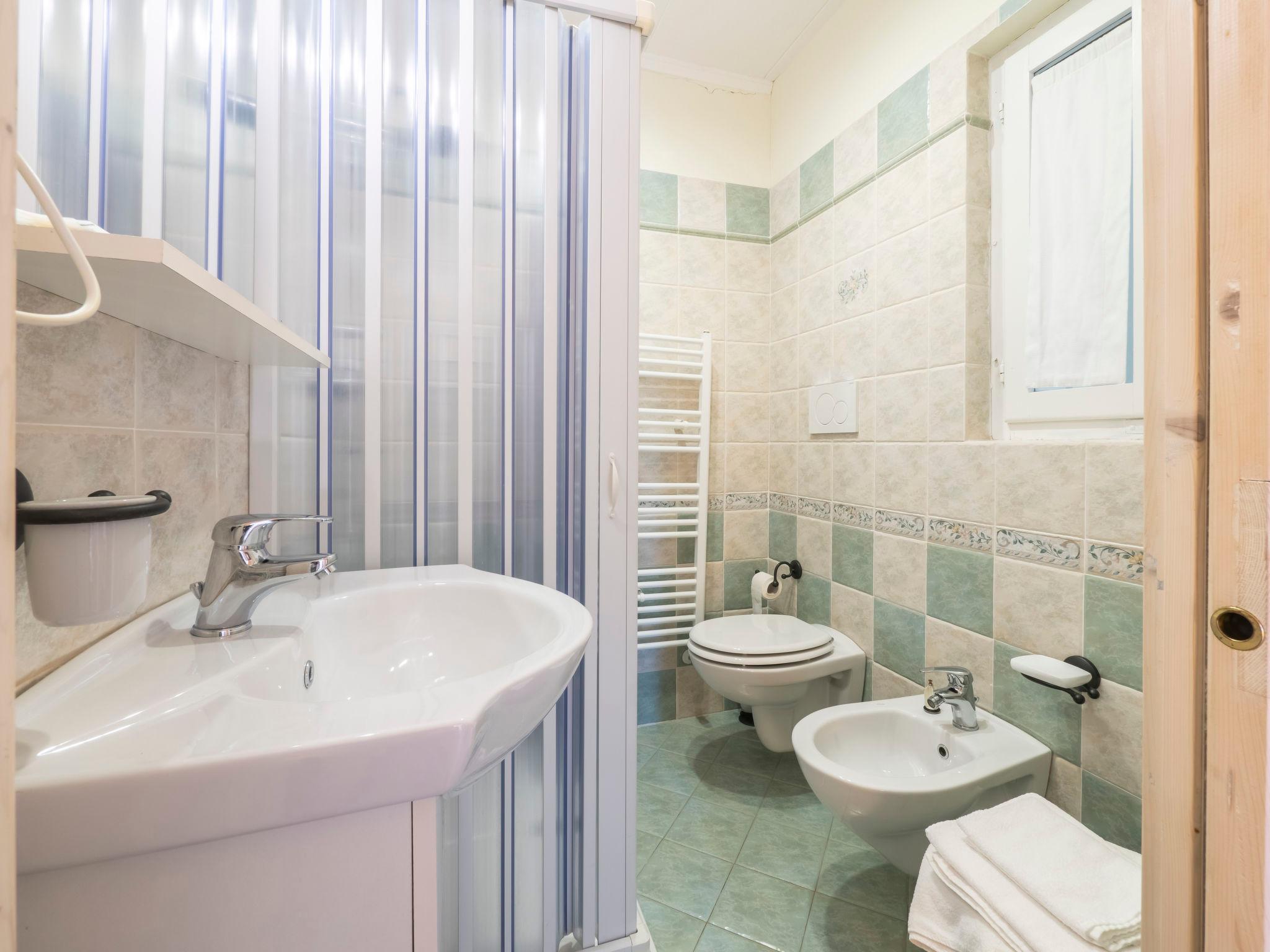 Foto 30 - Haus mit 4 Schlafzimmern in Sassocorvaro Auditore mit privater pool und sauna