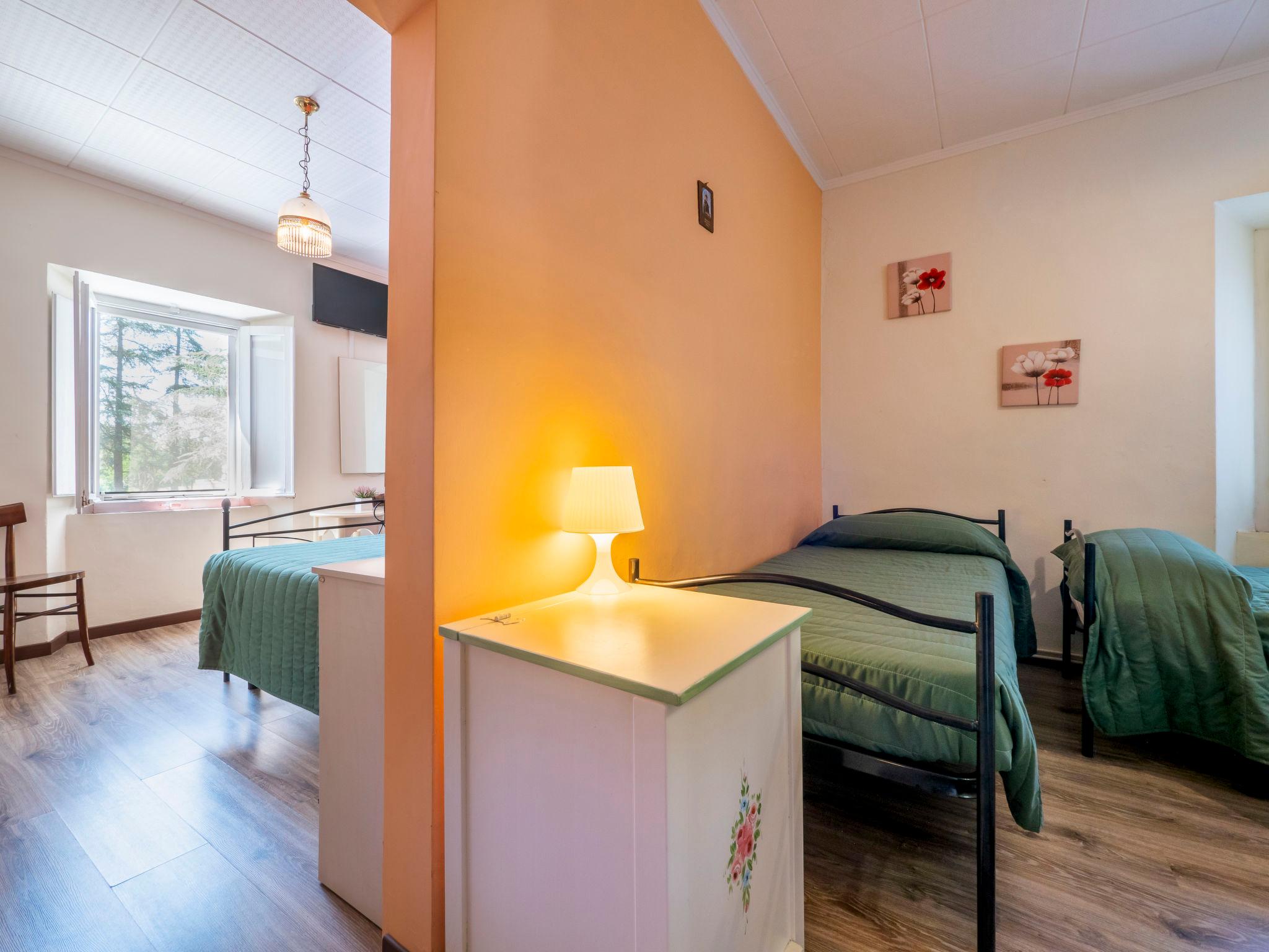 Foto 27 - Haus mit 4 Schlafzimmern in Sassocorvaro Auditore mit privater pool und sauna