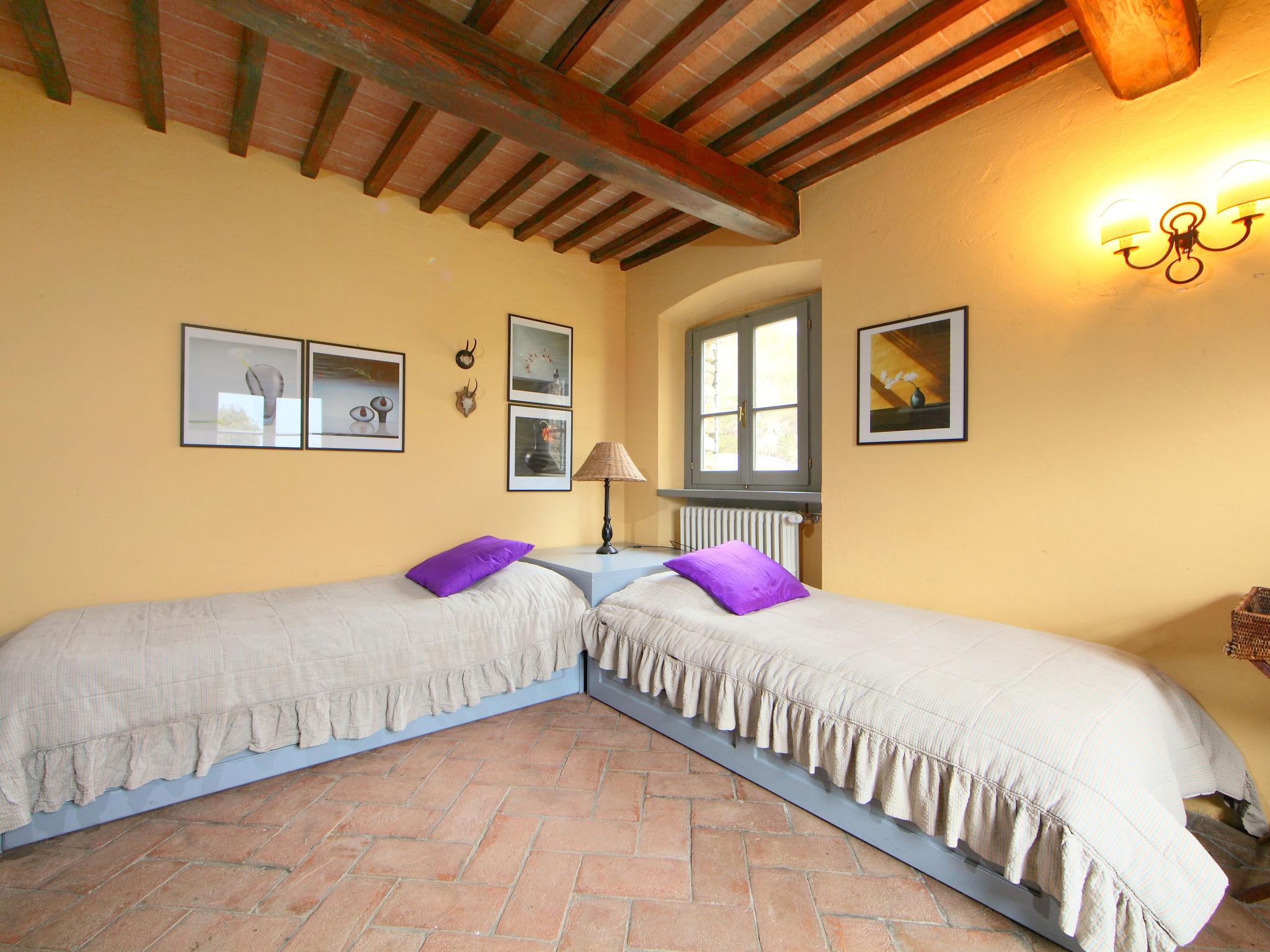 Photo 21 - 4 bedroom House in Civitella in Val di Chiana with private pool and garden