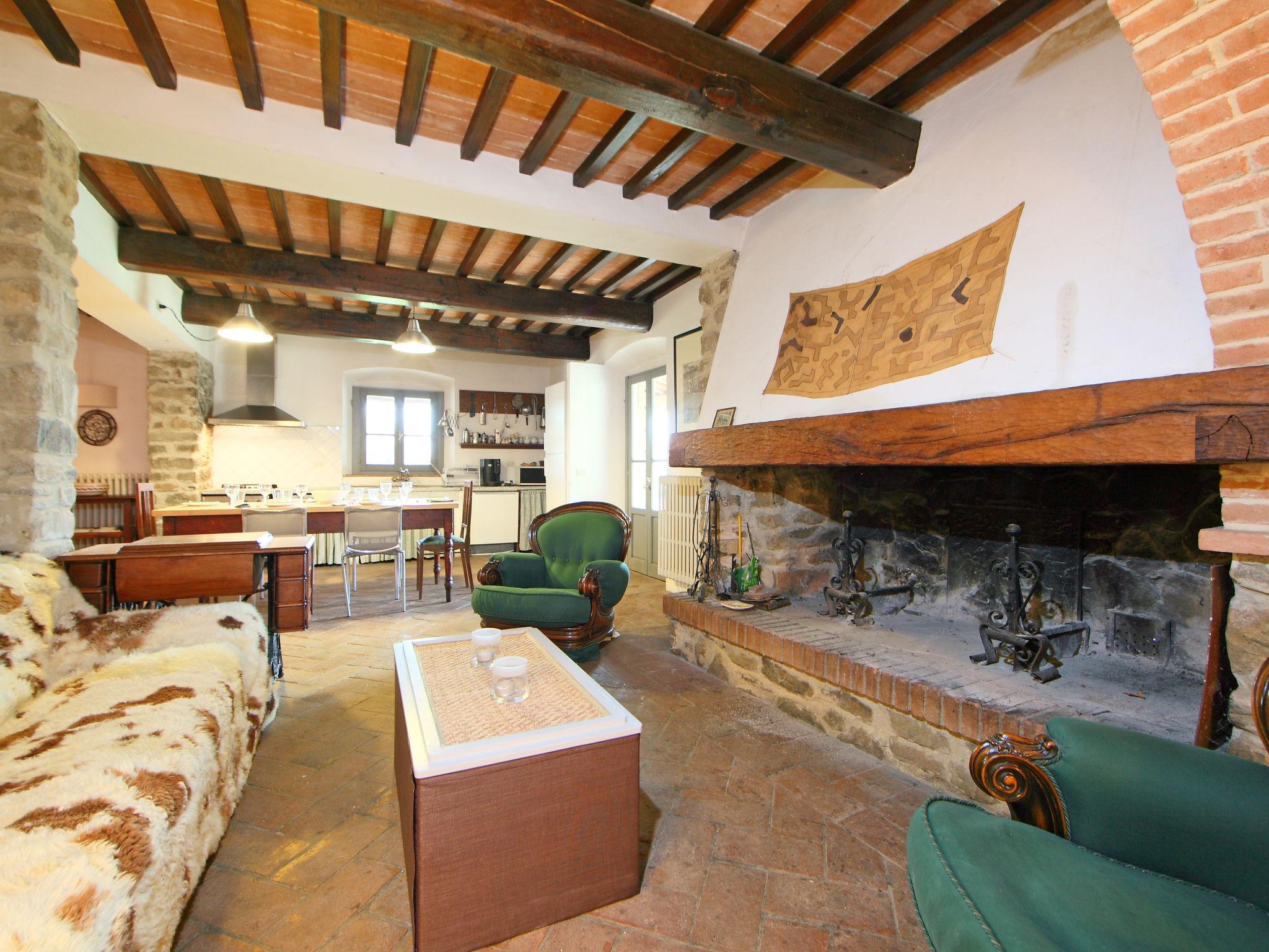Photo 11 - 4 bedroom House in Civitella in Val di Chiana with private pool and garden
