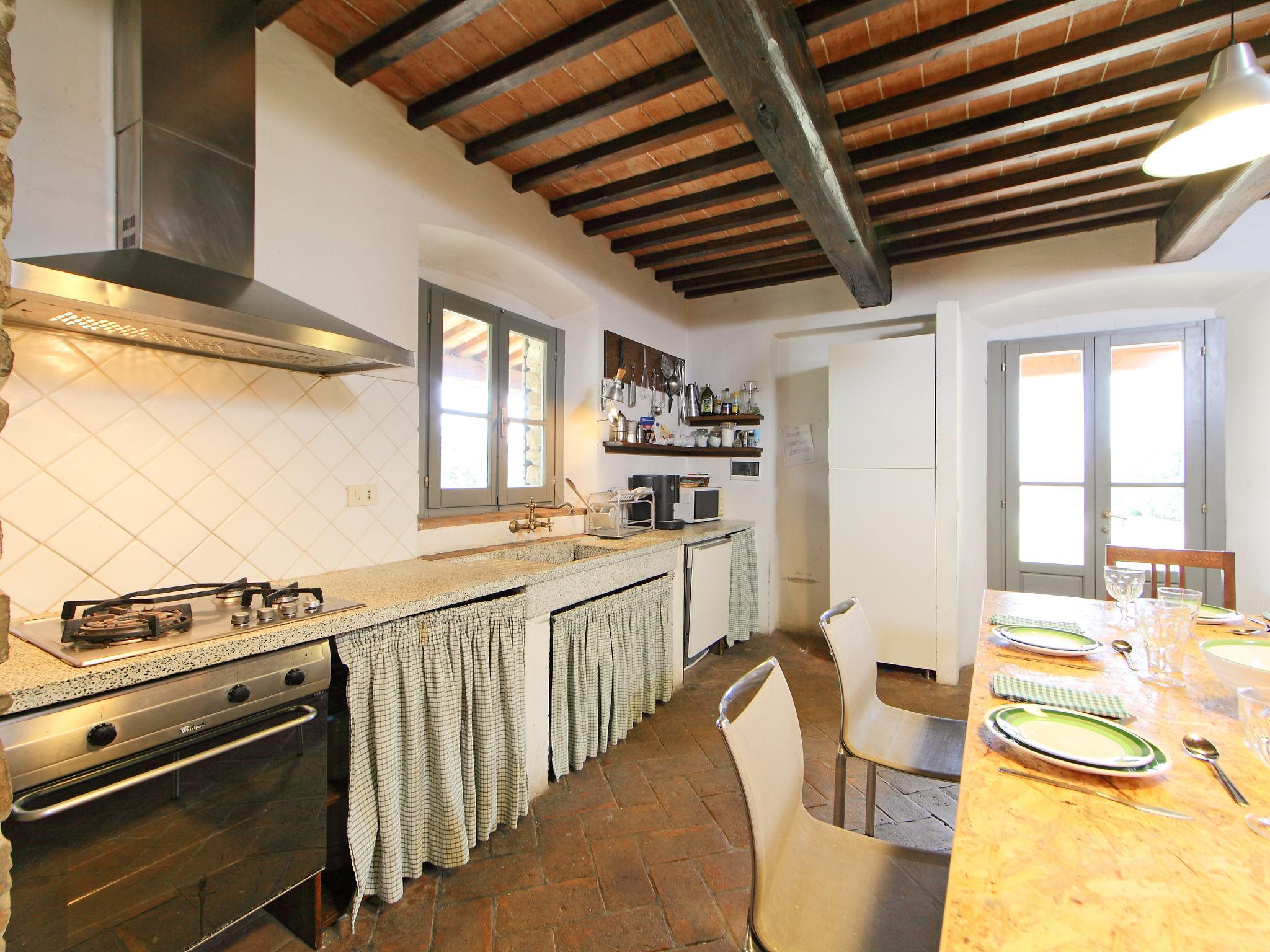 Photo 10 - 4 bedroom House in Civitella in Val di Chiana with private pool and garden