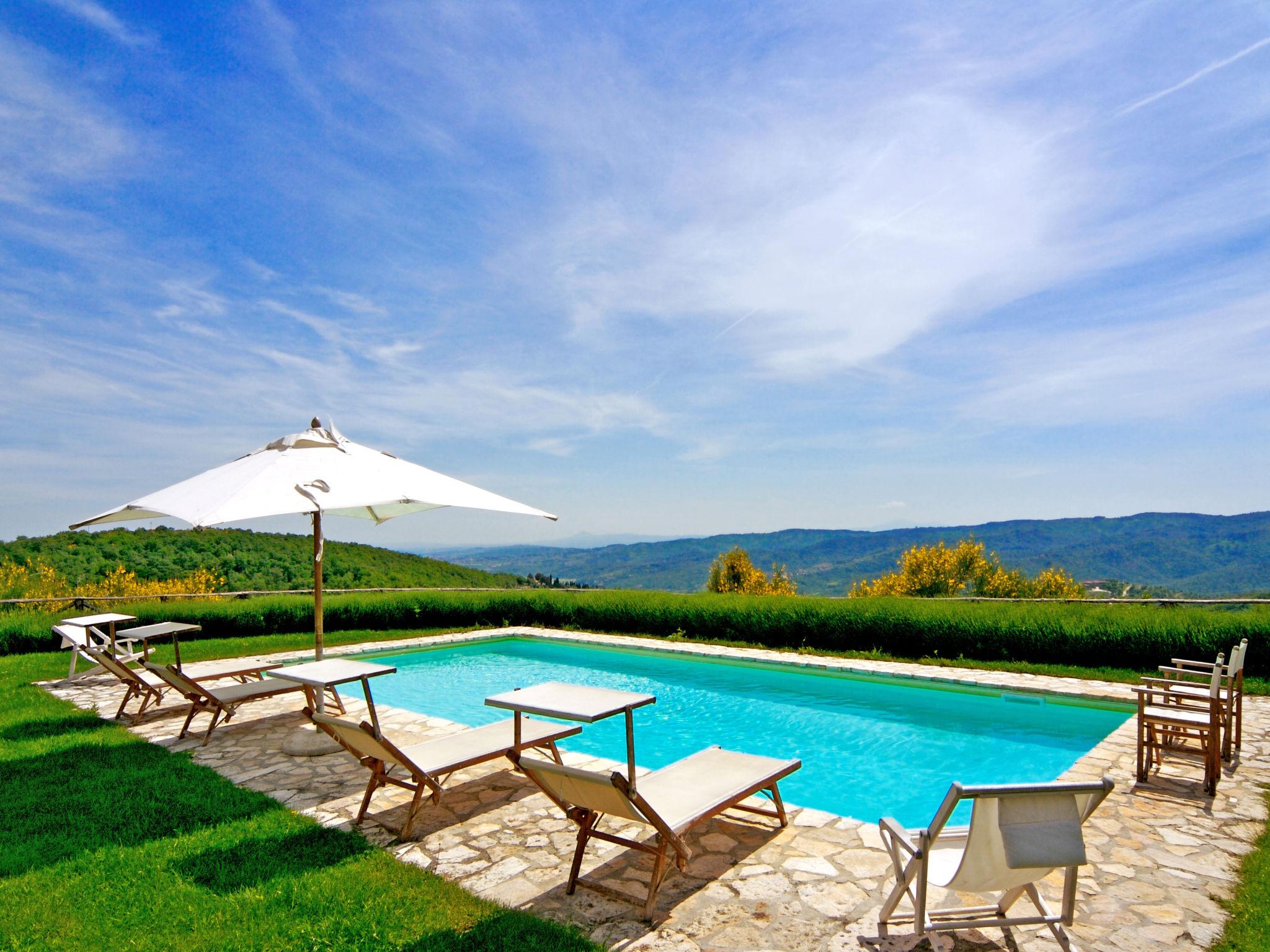 Foto 2 - Casa de 4 habitaciones en Civitella in Val di Chiana con piscina privada y jardín