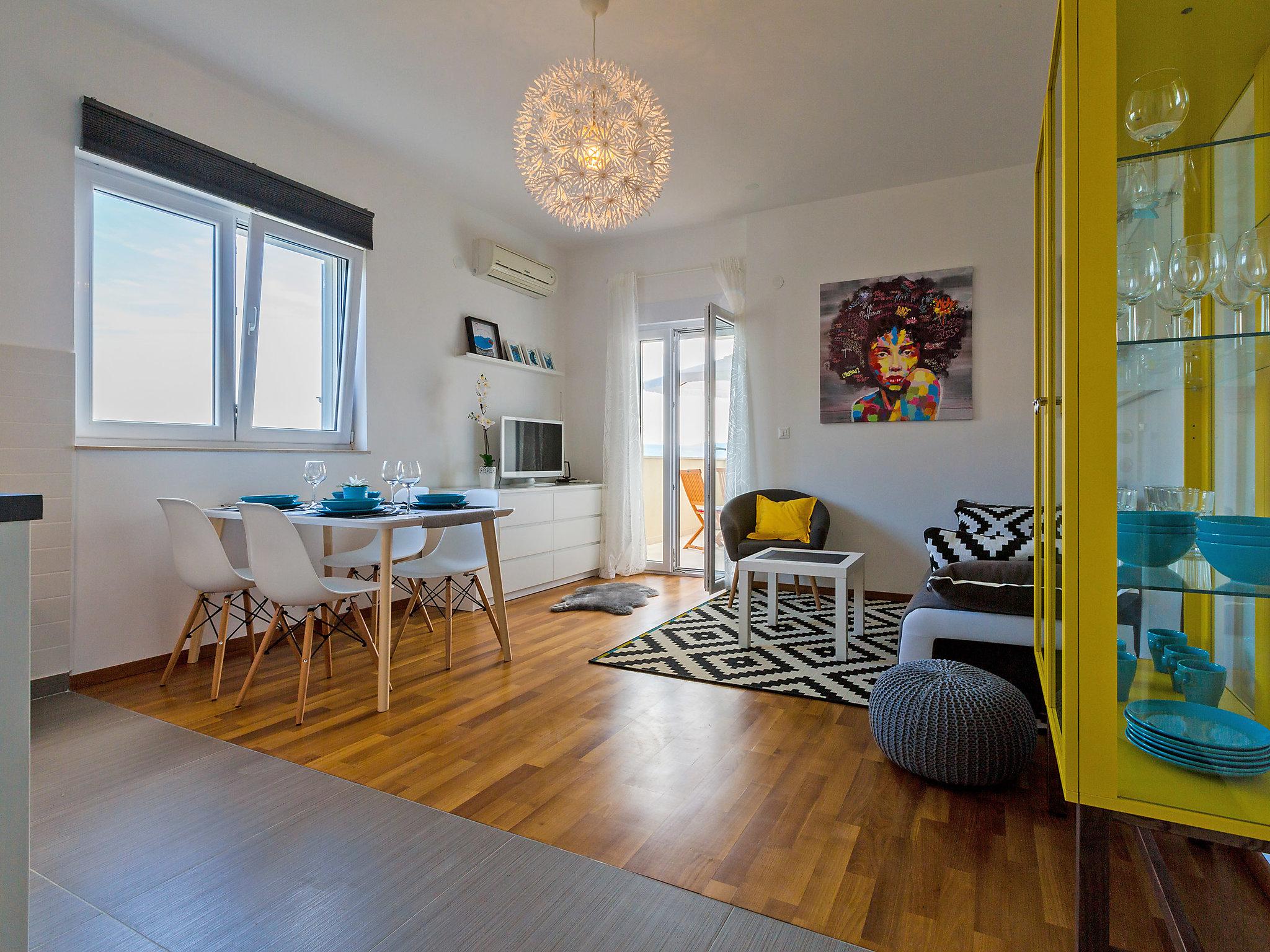 Foto 2 - Apartamento de 2 habitaciones en Novi Vinodolski