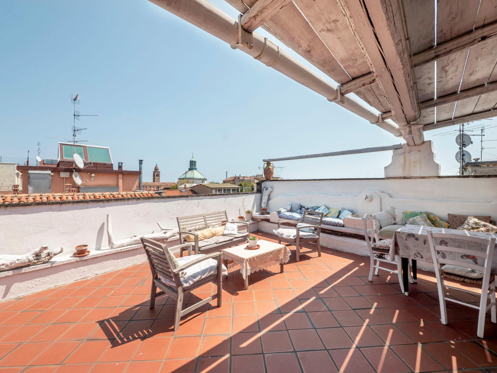 Photo 22 - 2 bedroom Apartment in Rimini with garden and terrace