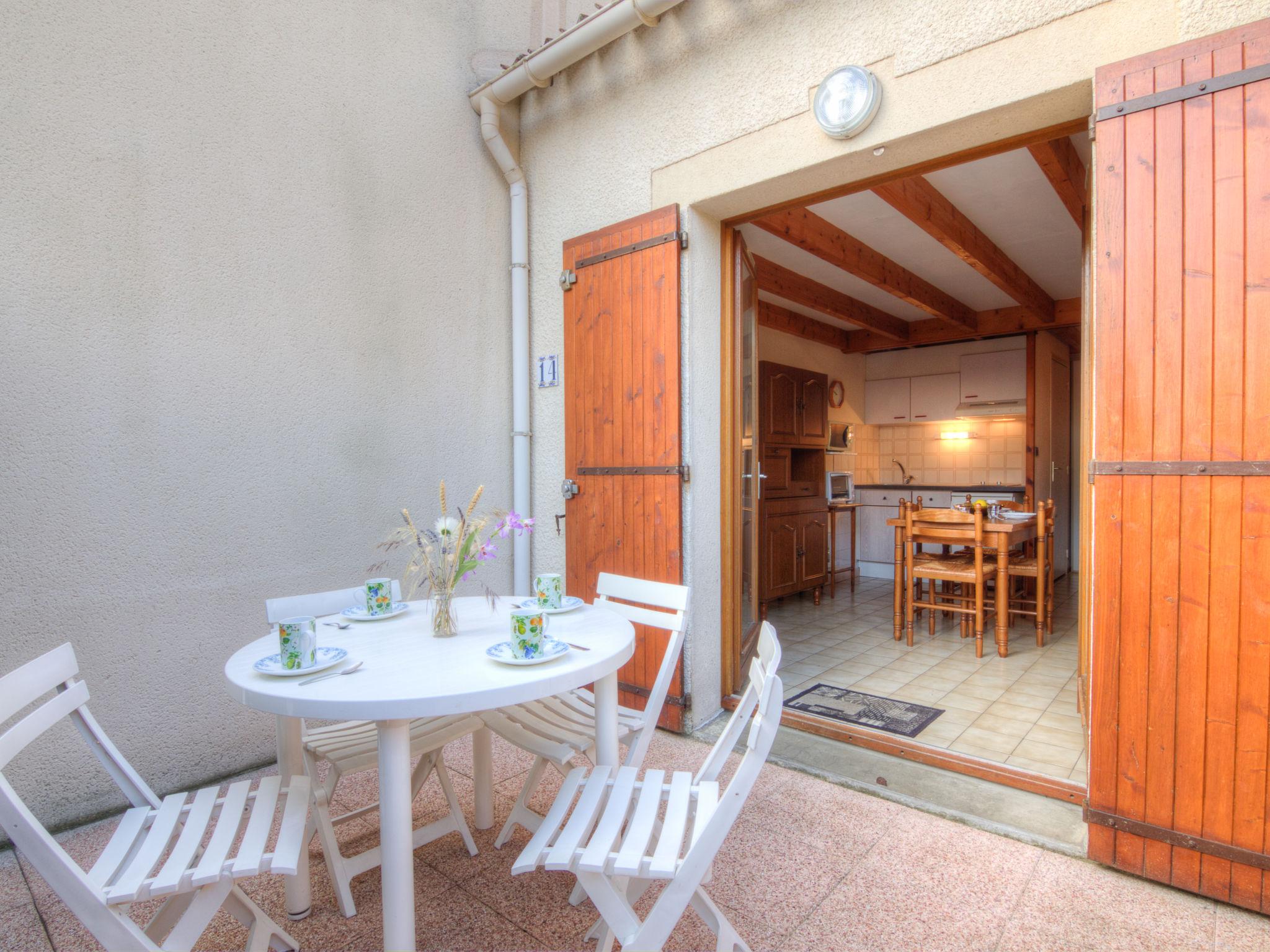 Photo 1 - Maison de 1 chambre à Saint-Georges-de-Didonne avec terrasse et vues à la mer