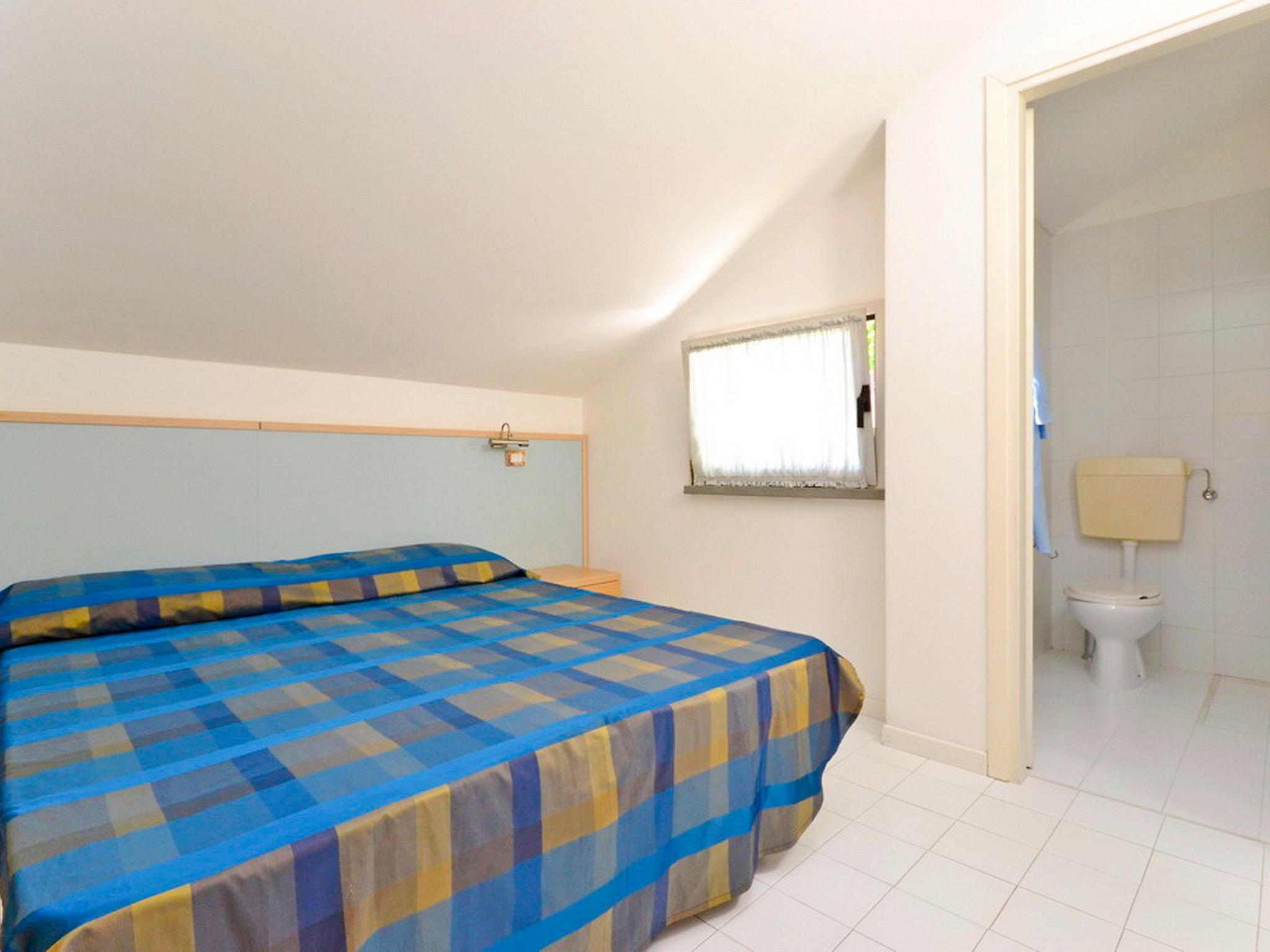 Foto 10 - Appartamento con 1 camera da letto a Lignano Sabbiadoro con piscina e vista mare