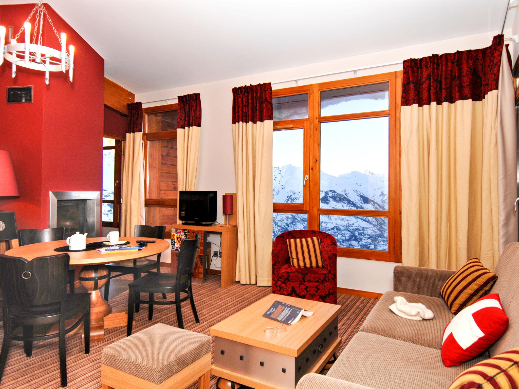 Photo 3 - 2 bedroom Apartment in Bourg-Saint-Maurice with swimming pool and mountain view