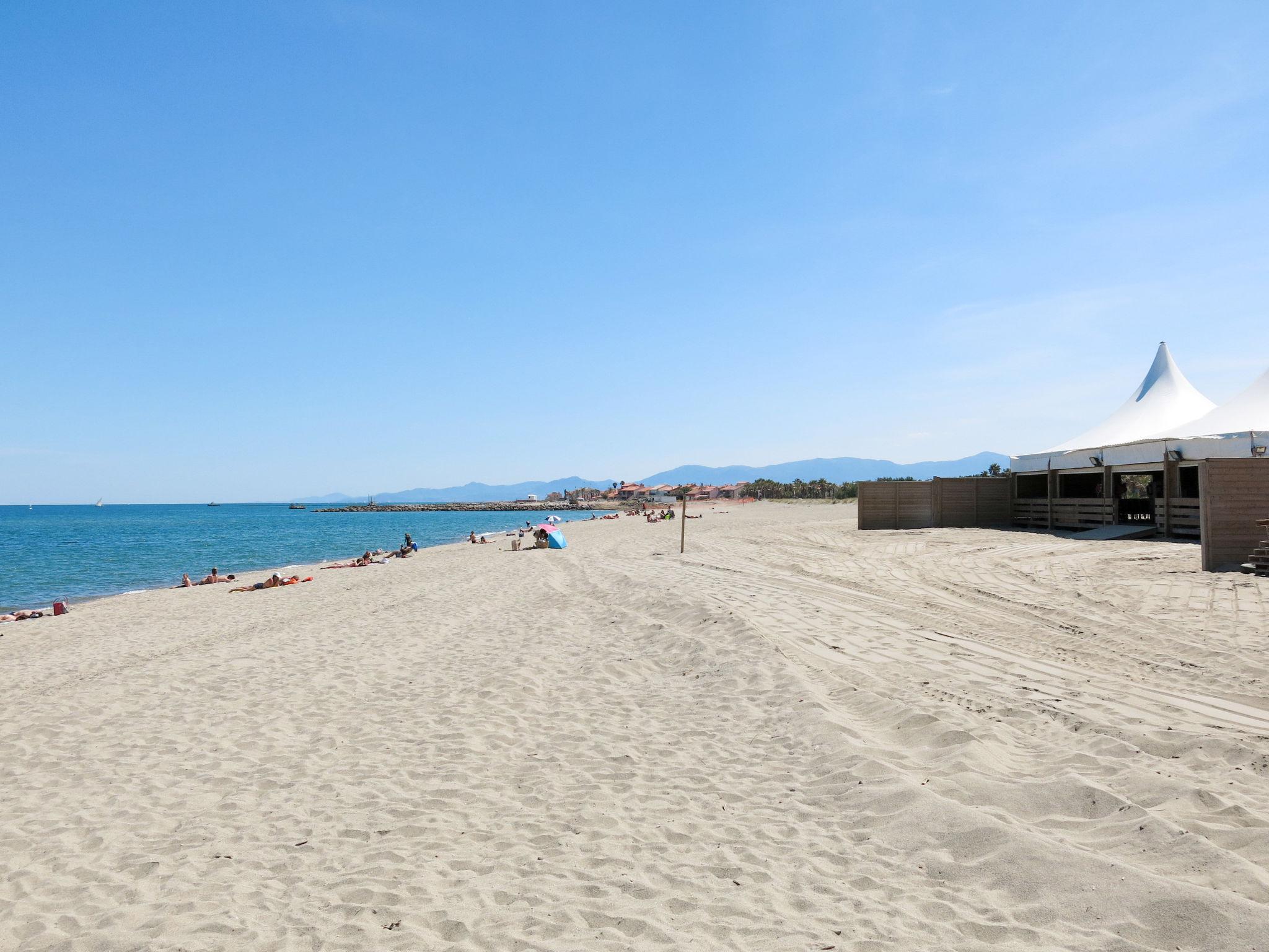 Photo 2 - Appartement de 1 chambre à Sainte-Marie-la-Mer avec piscine privée et vues à la mer