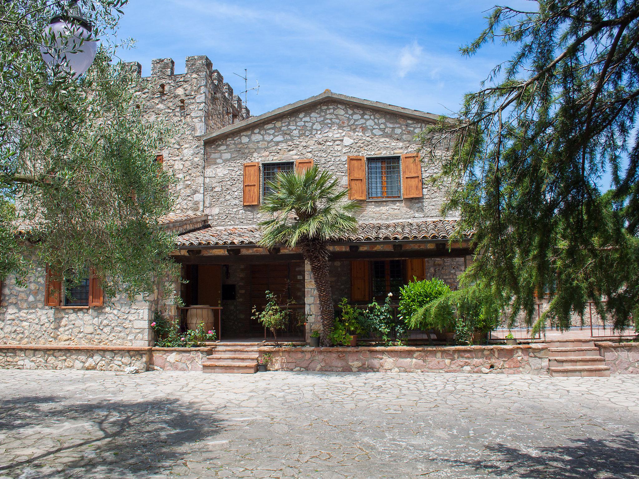 Foto 3 - Casa de 4 quartos em Massa Martana com piscina privada e jardim