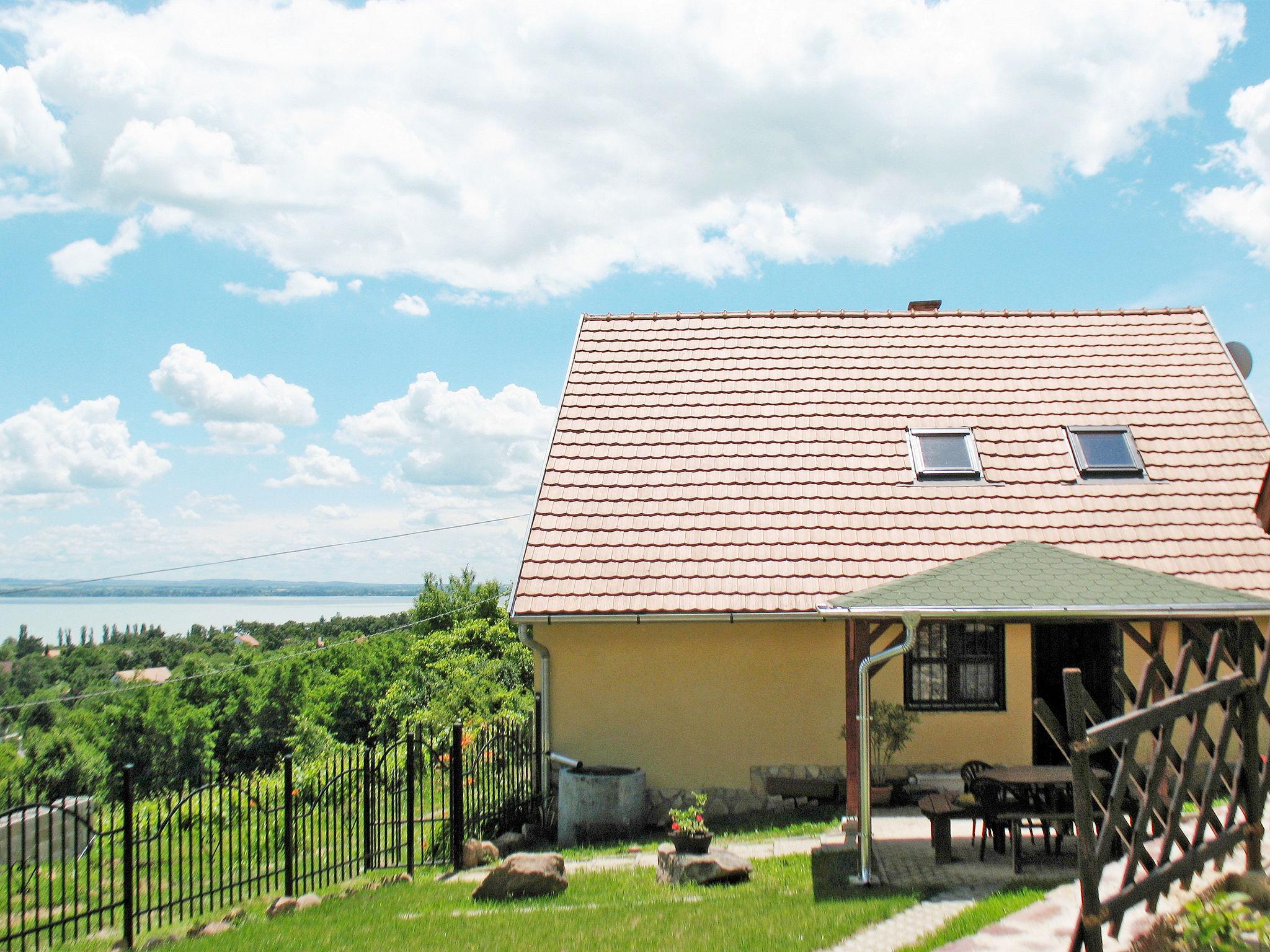 Foto 6 - Casa con 2 camere da letto a Ábrahámhegy con giardino e vista sulle montagne