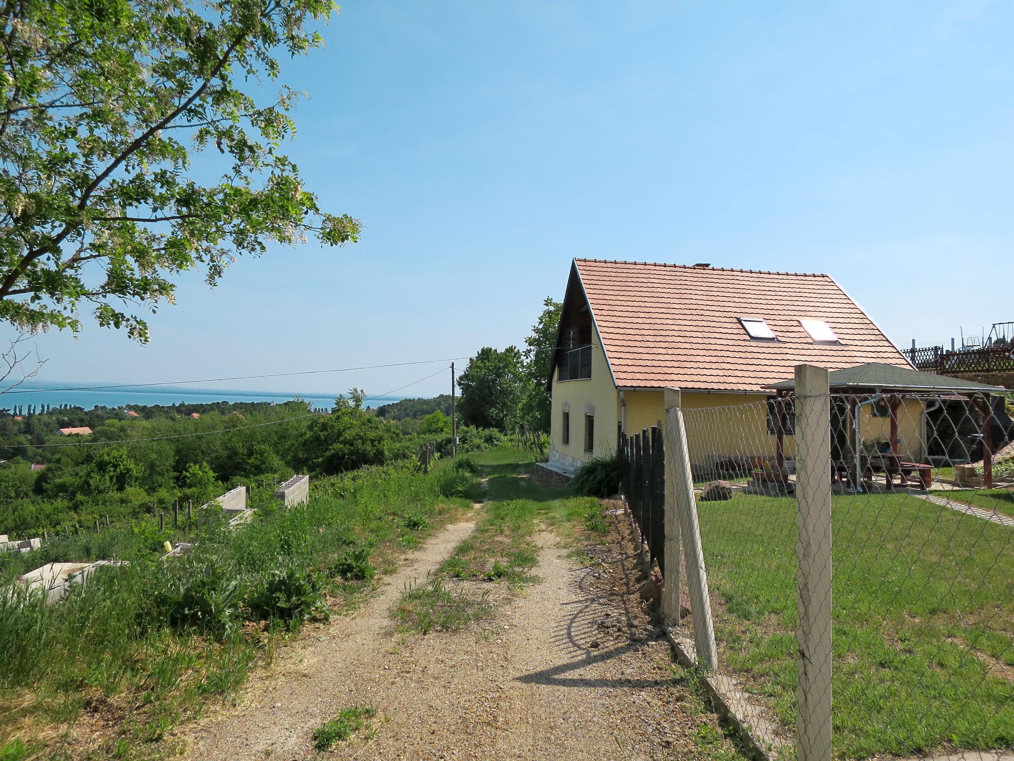 Foto 17 - Haus mit 2 Schlafzimmern in Ábrahámhegy mit garten und blick auf die berge