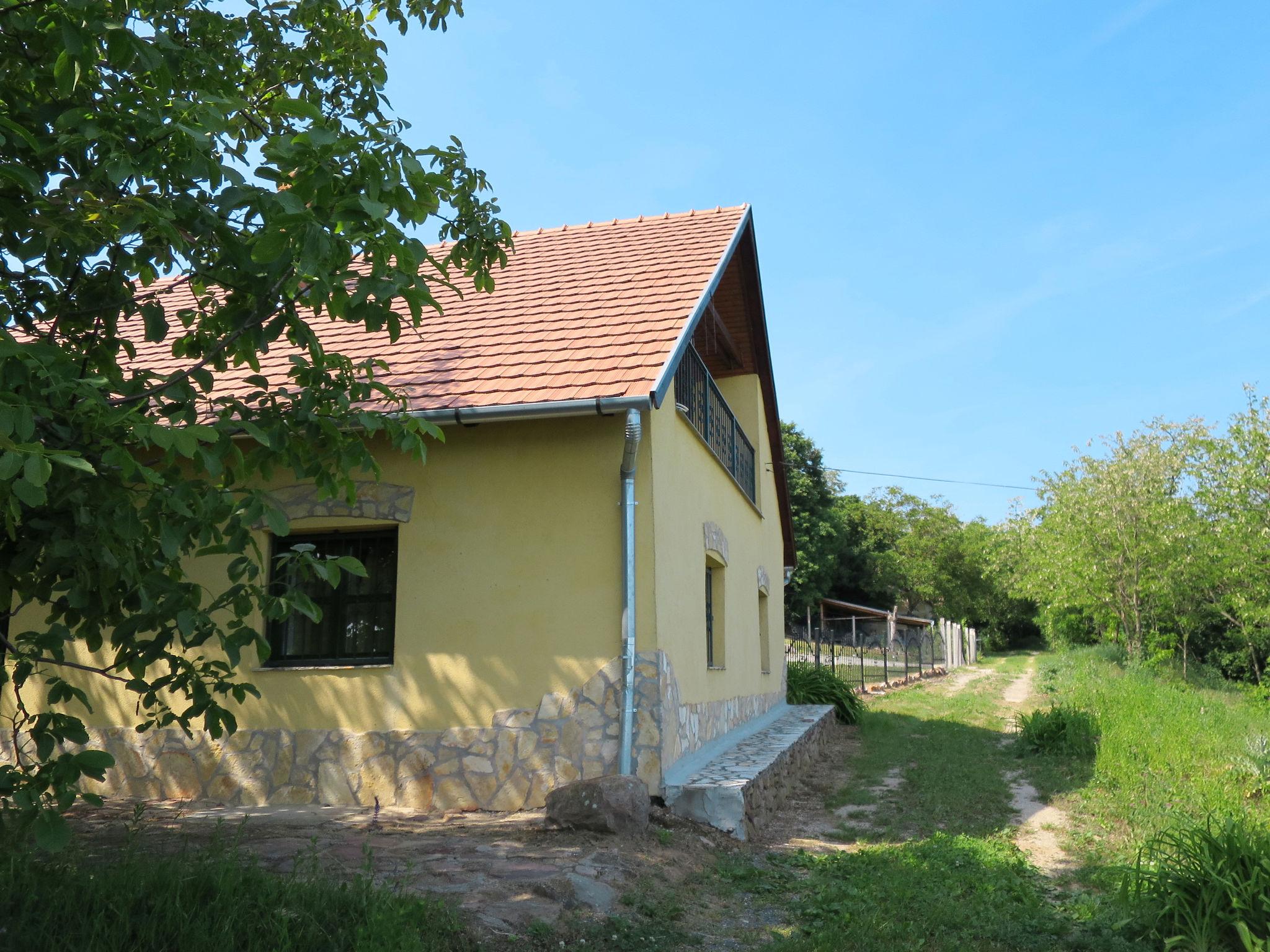 Foto 18 - Casa de 2 quartos em Ábrahámhegy com jardim e vista para a montanha