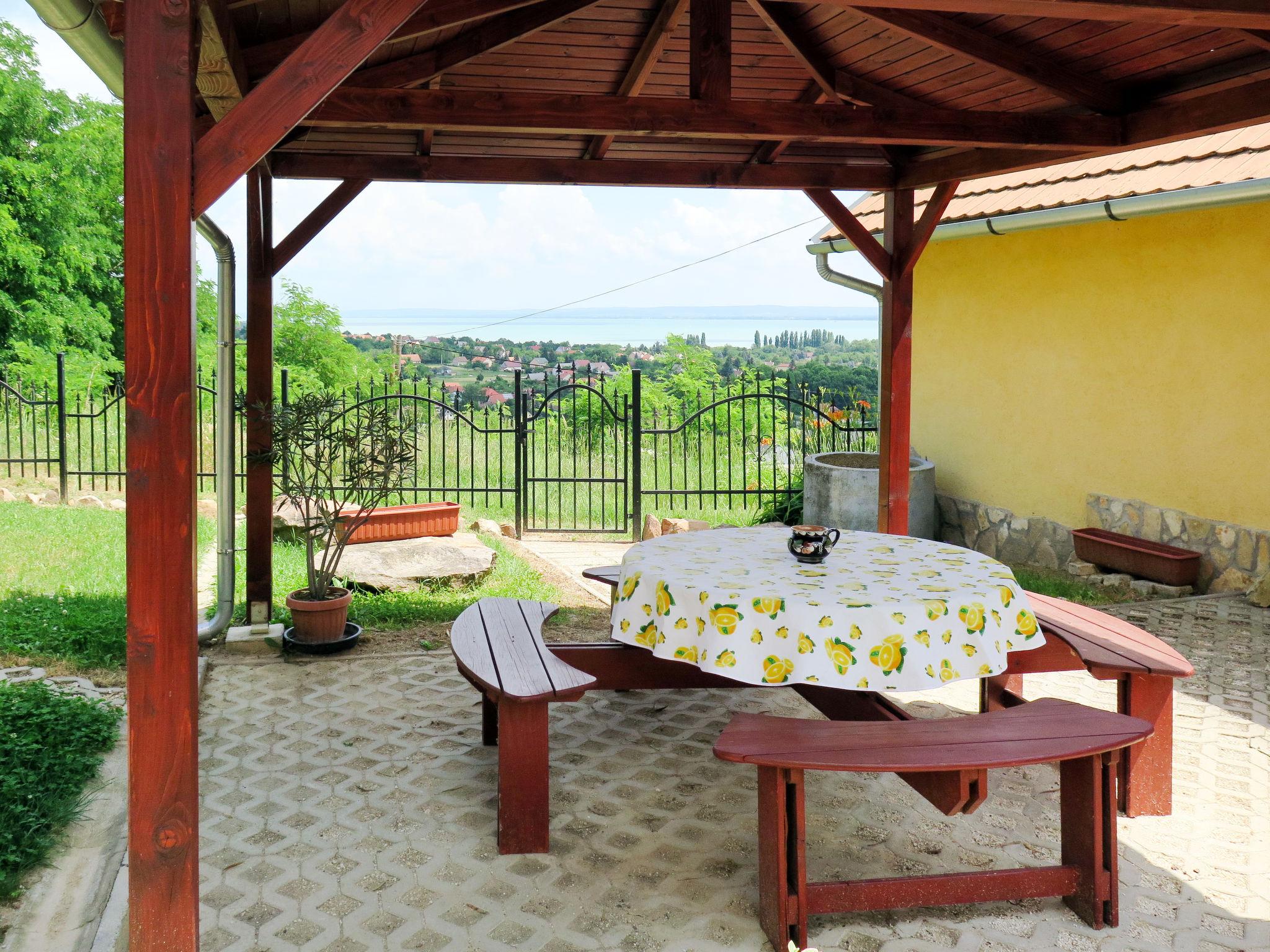 Photo 21 - Maison de 2 chambres à Ábrahámhegy avec jardin et vues sur la montagne