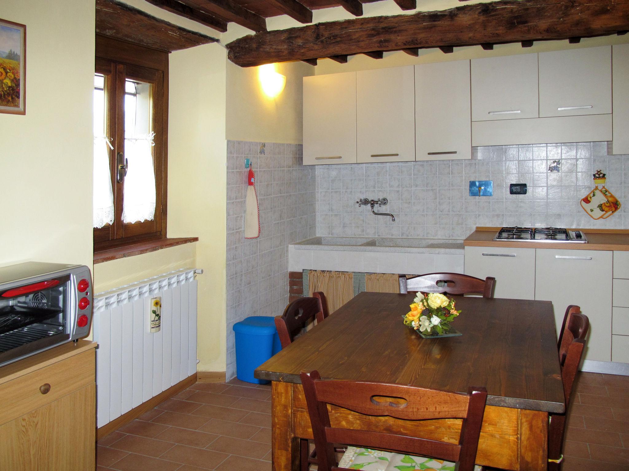 Photo 9 - 4 bedroom House in Pescia with private pool and terrace