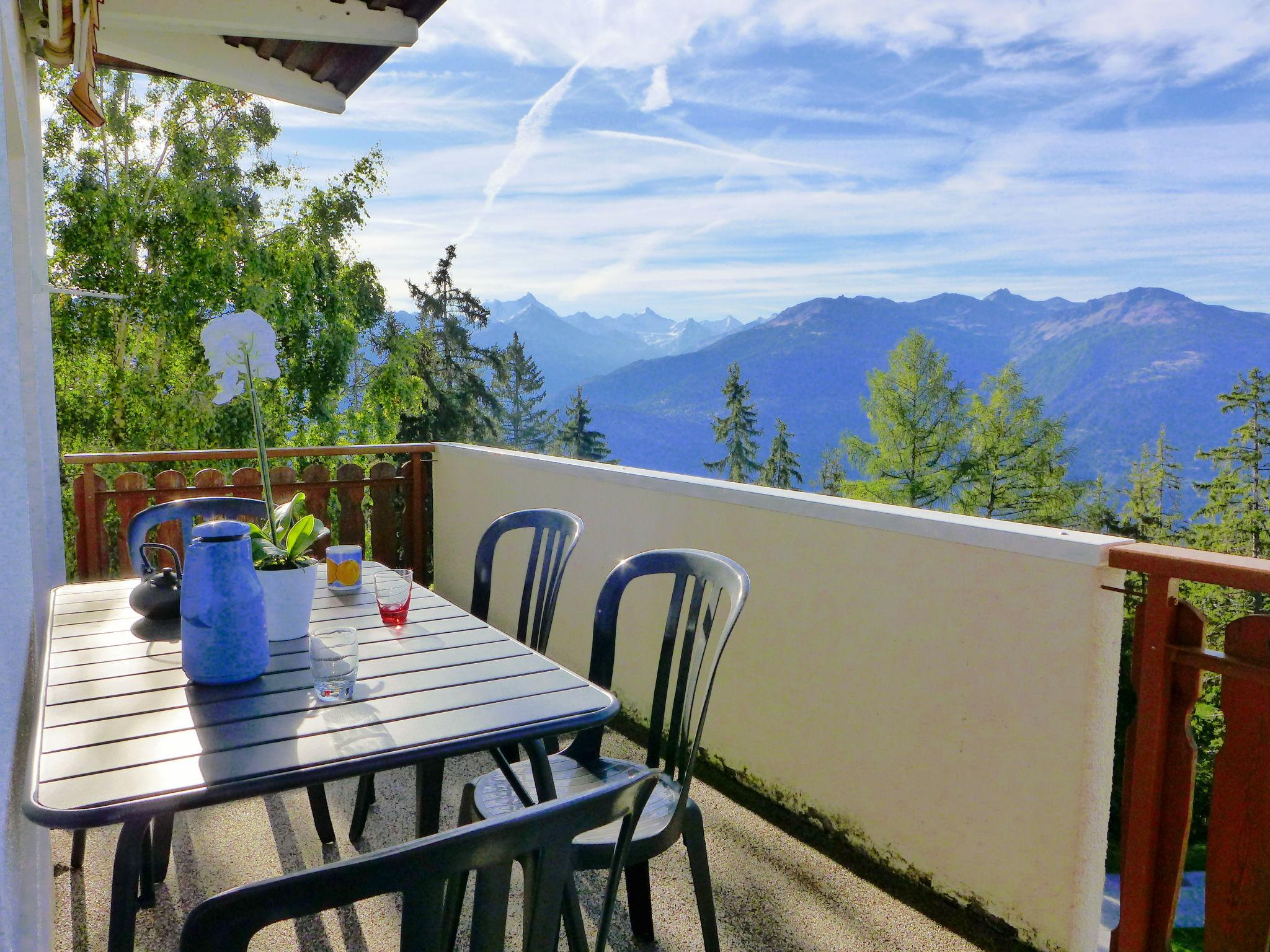 Photo 4 - Appartement de 2 chambres à Crans-Montana avec vues sur la montagne