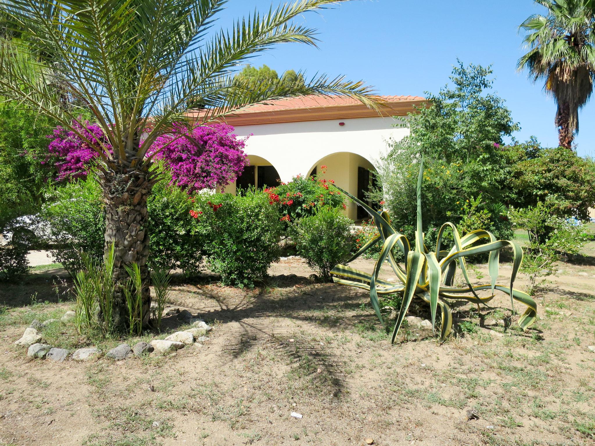 Foto 1 - Casa de 3 habitaciones en Bari Sardo con jardín y vistas al mar