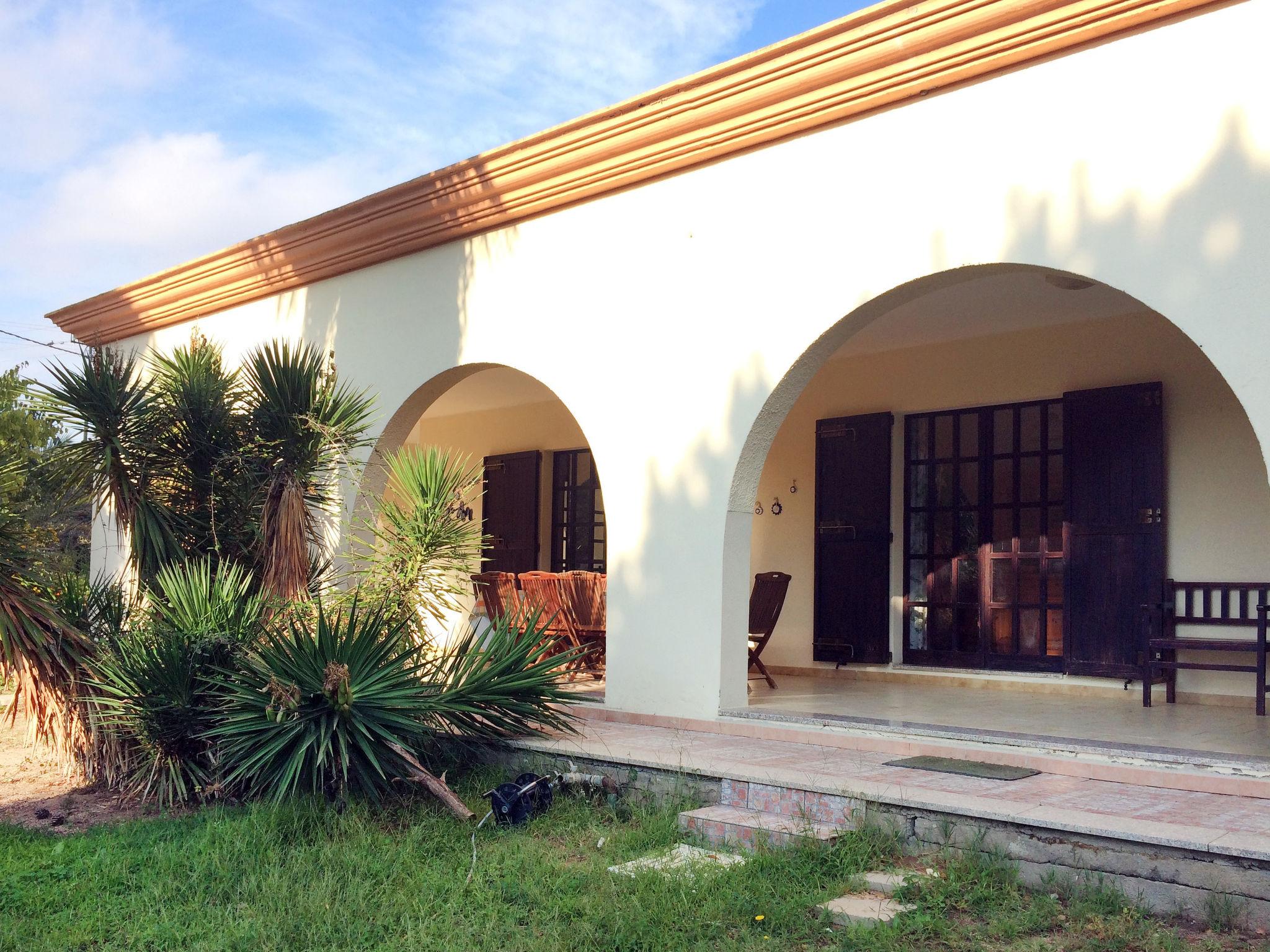 Photo 2 - Maison de 3 chambres à Bari Sardo avec jardin et vues à la mer