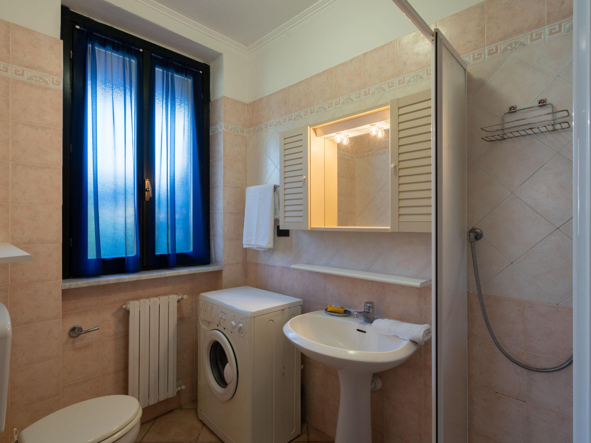 Foto 17 - Apartamento de 3 habitaciones en Cipressa con piscina y vistas al mar