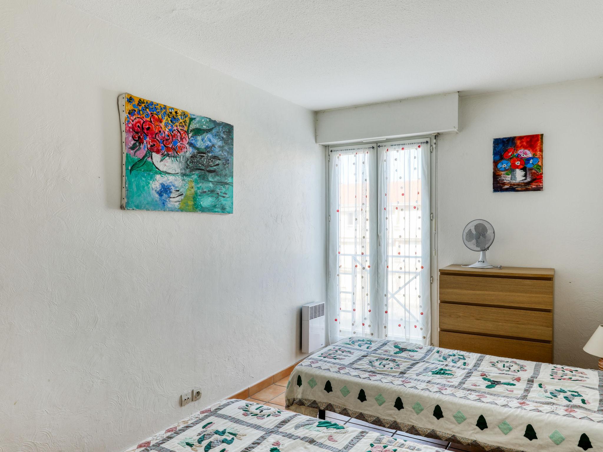 Foto 9 - Apartment mit 2 Schlafzimmern in Fréjus mit schwimmbad und blick aufs meer