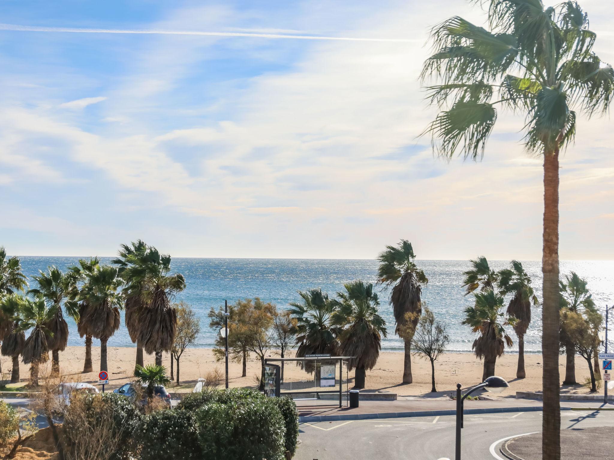 Foto 1 - Apartamento de 2 quartos em Fréjus com piscina e vistas do mar