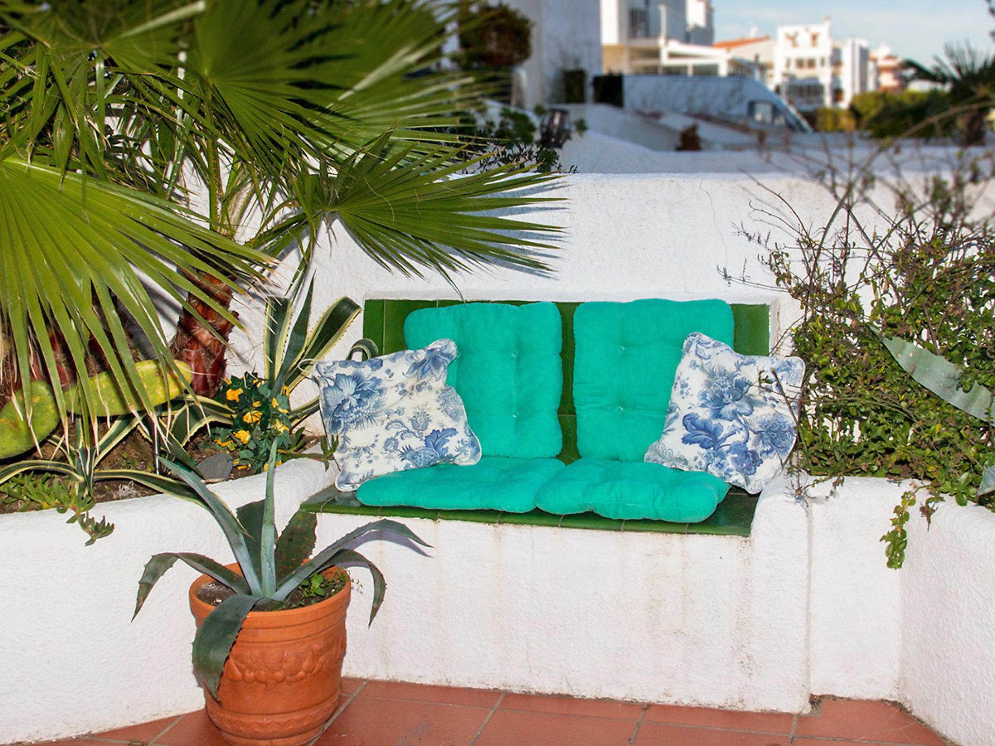Foto 12 - Casa de 3 quartos em Castelló d'Empúries com terraço e vistas do mar