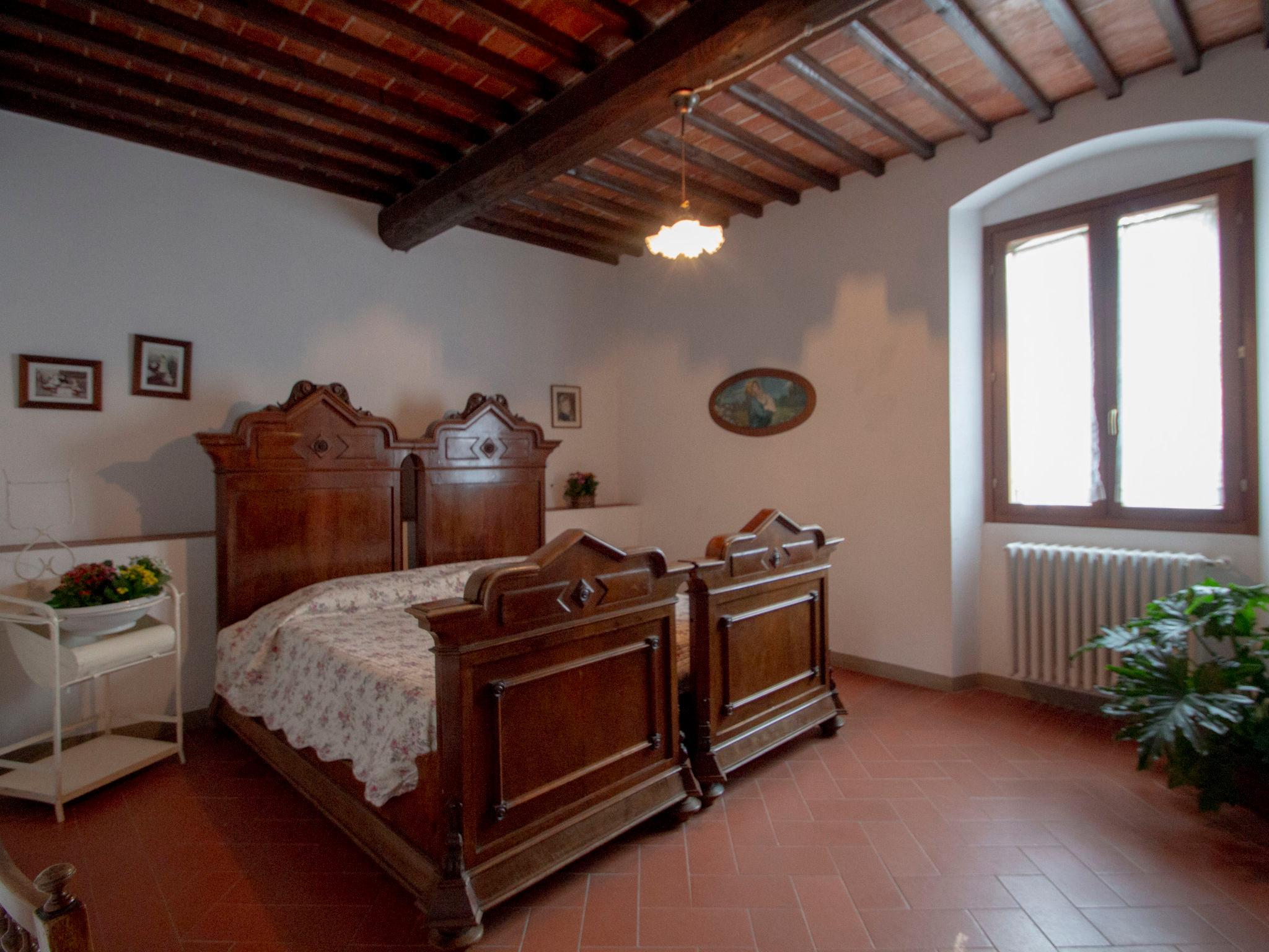 Photo 12 - 4 bedroom Apartment in Serravalle Pistoiese with swimming pool and garden