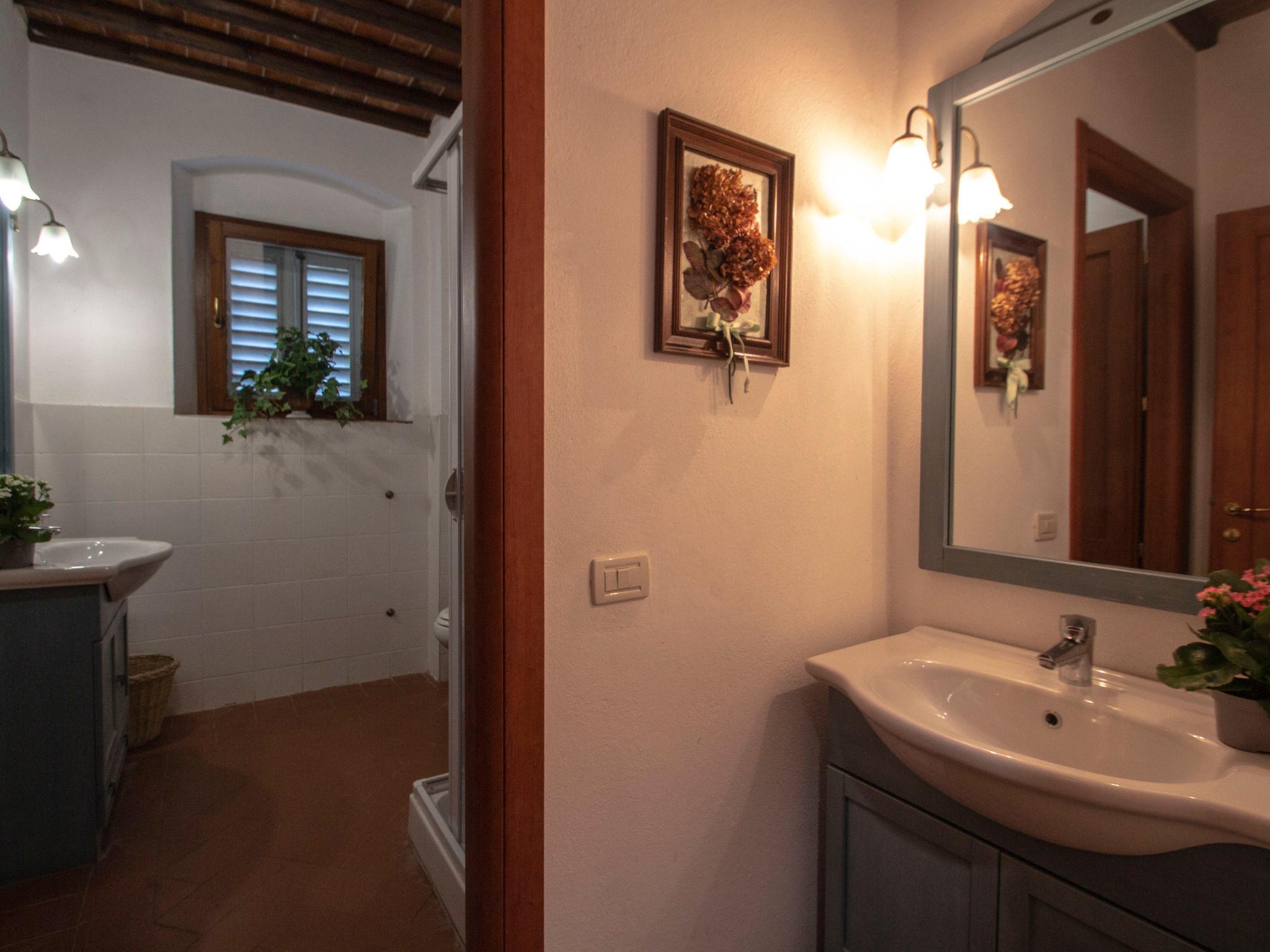 Foto 14 - Appartamento con 4 camere da letto a Serravalle Pistoiese con piscina e giardino