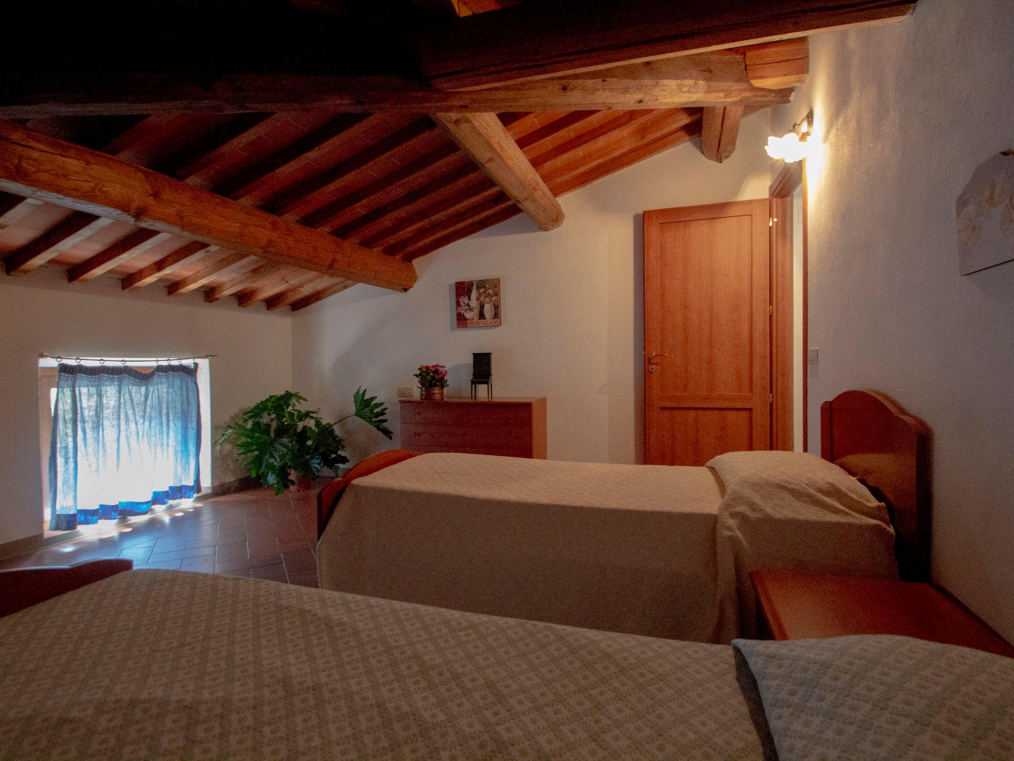 Photo 19 - 4 bedroom Apartment in Serravalle Pistoiese with swimming pool and garden