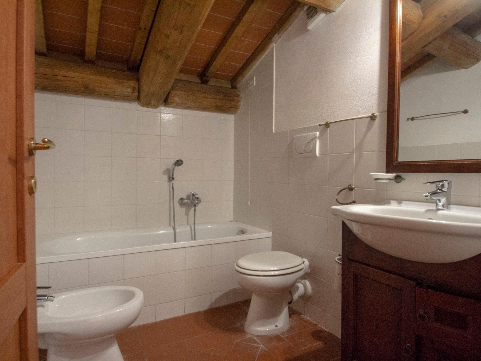 Photo 20 - 4 bedroom Apartment in Serravalle Pistoiese with swimming pool and garden